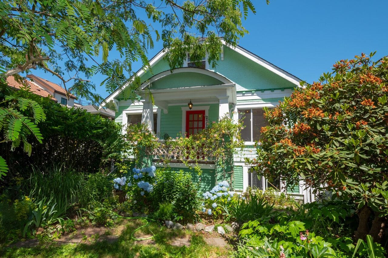 Lovingly Maintained Hastings Sunrise Home