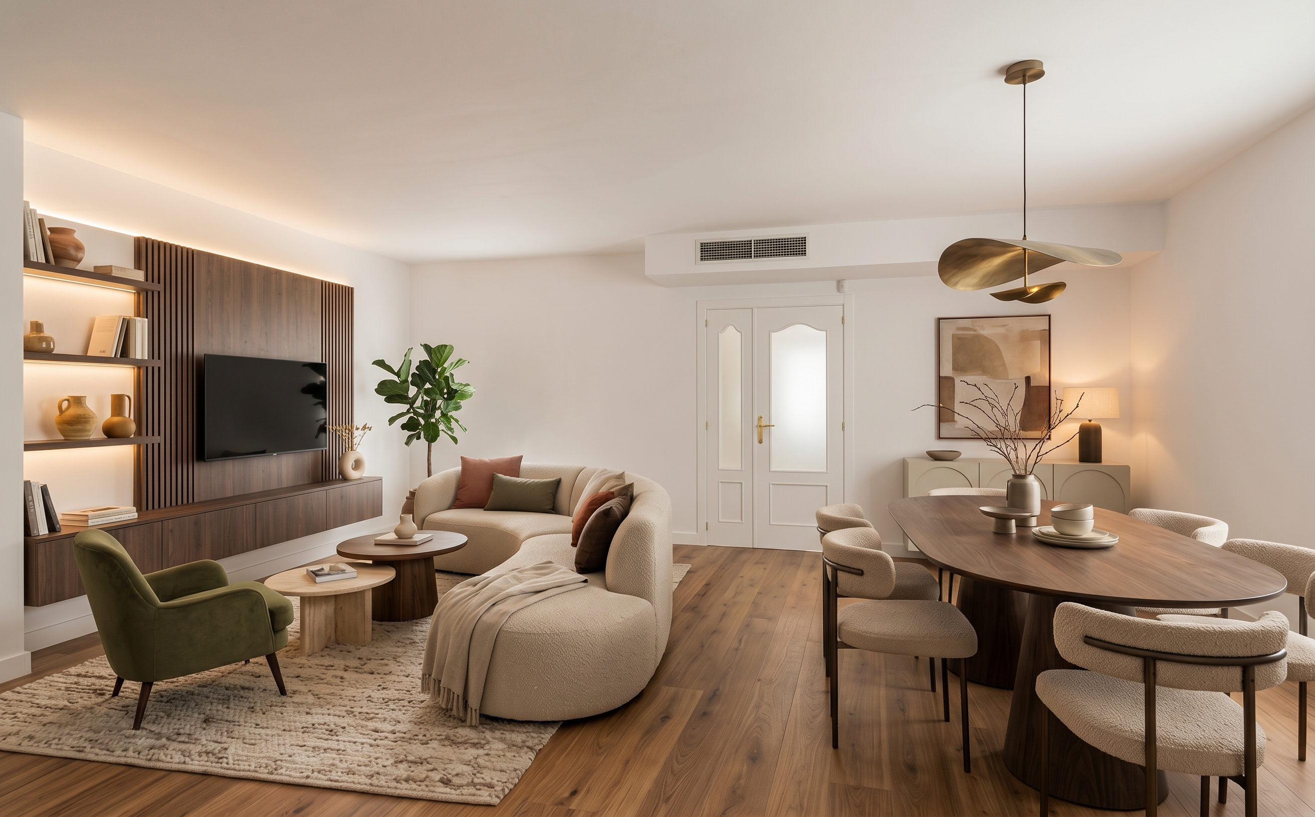 Exclusive 220 m² Triplex with Private Patio and Double Garage in Arroyo de la Vega