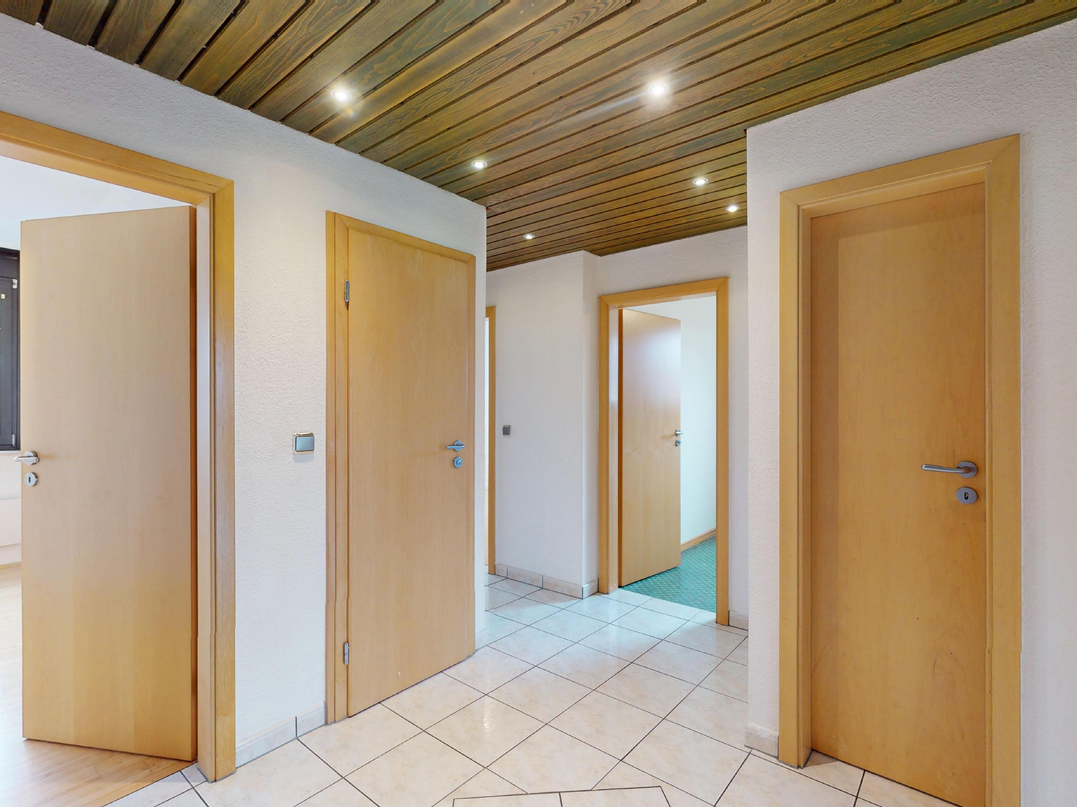 Reserviert: Großzügig - Stadtnah- mit Aufzug: 4-Zimmer-ETW mit SW-Balkon