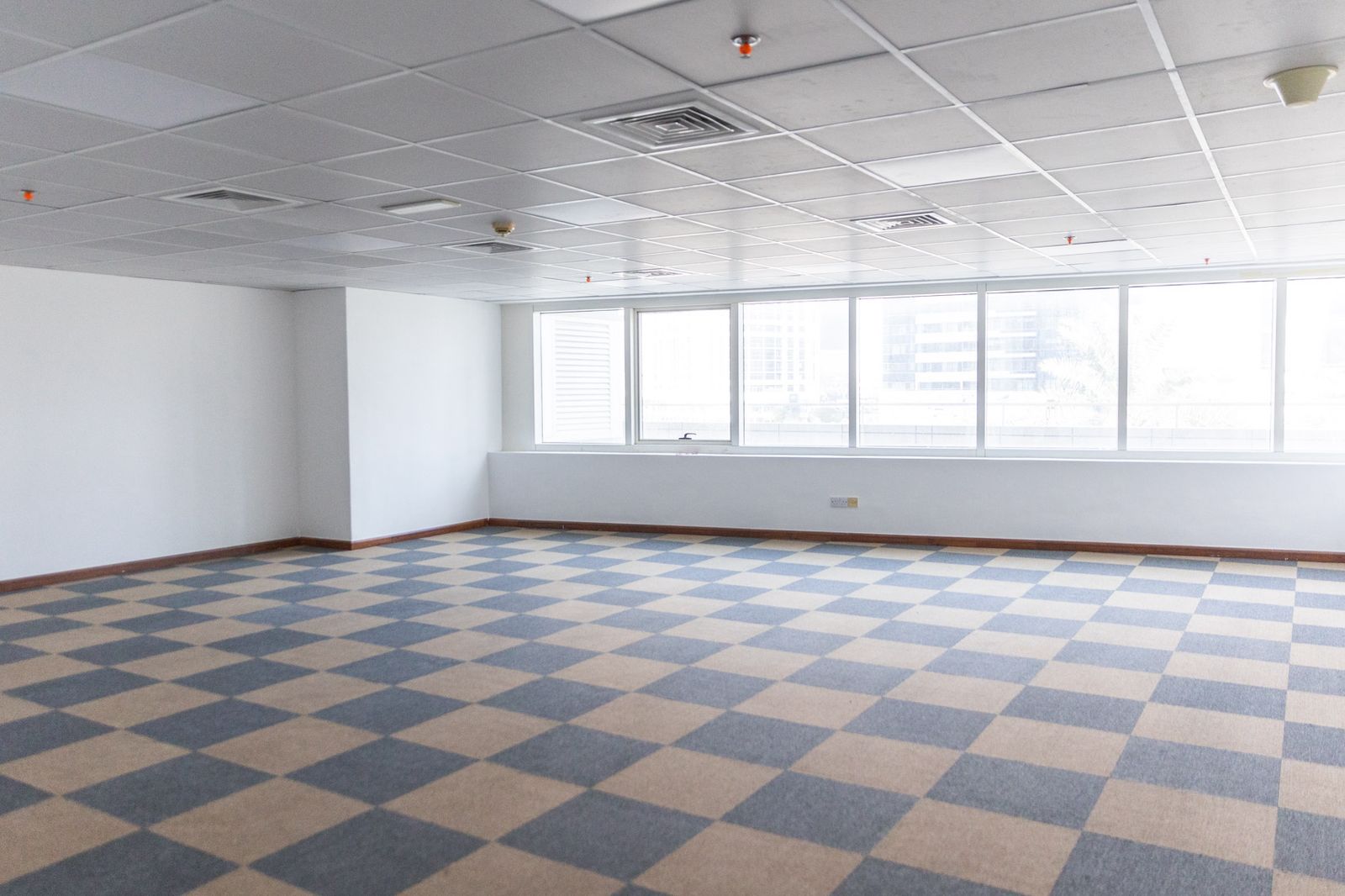Vacant | Partitioned Office | One Lake Plaza