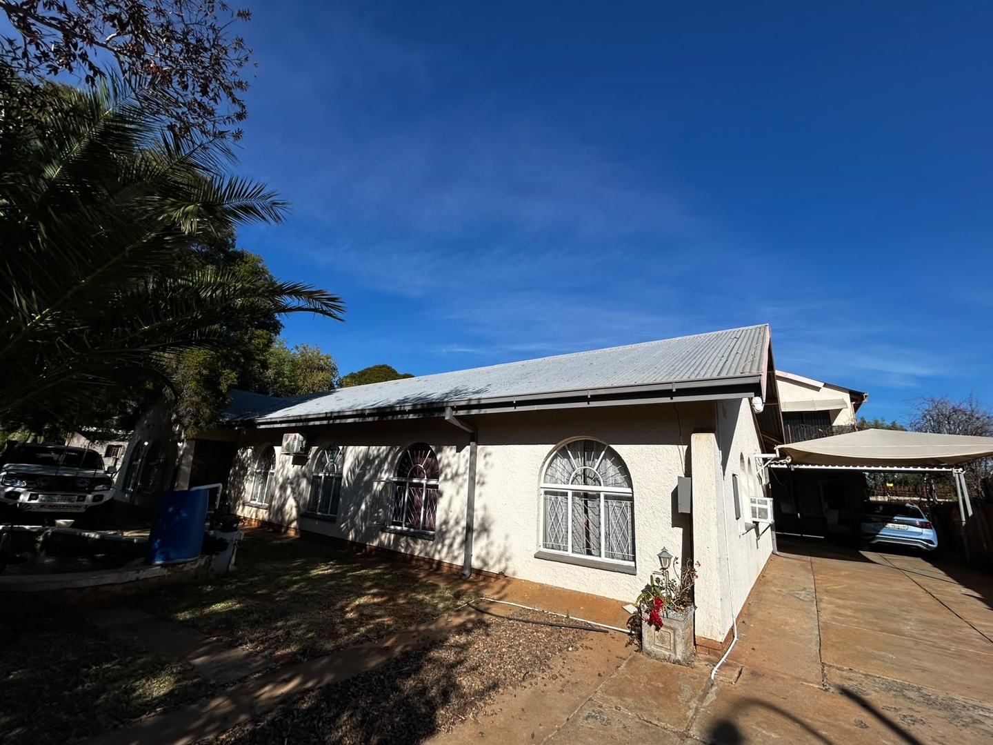 4 Bedroom Home with Two Separate 1-Bedroom Flats