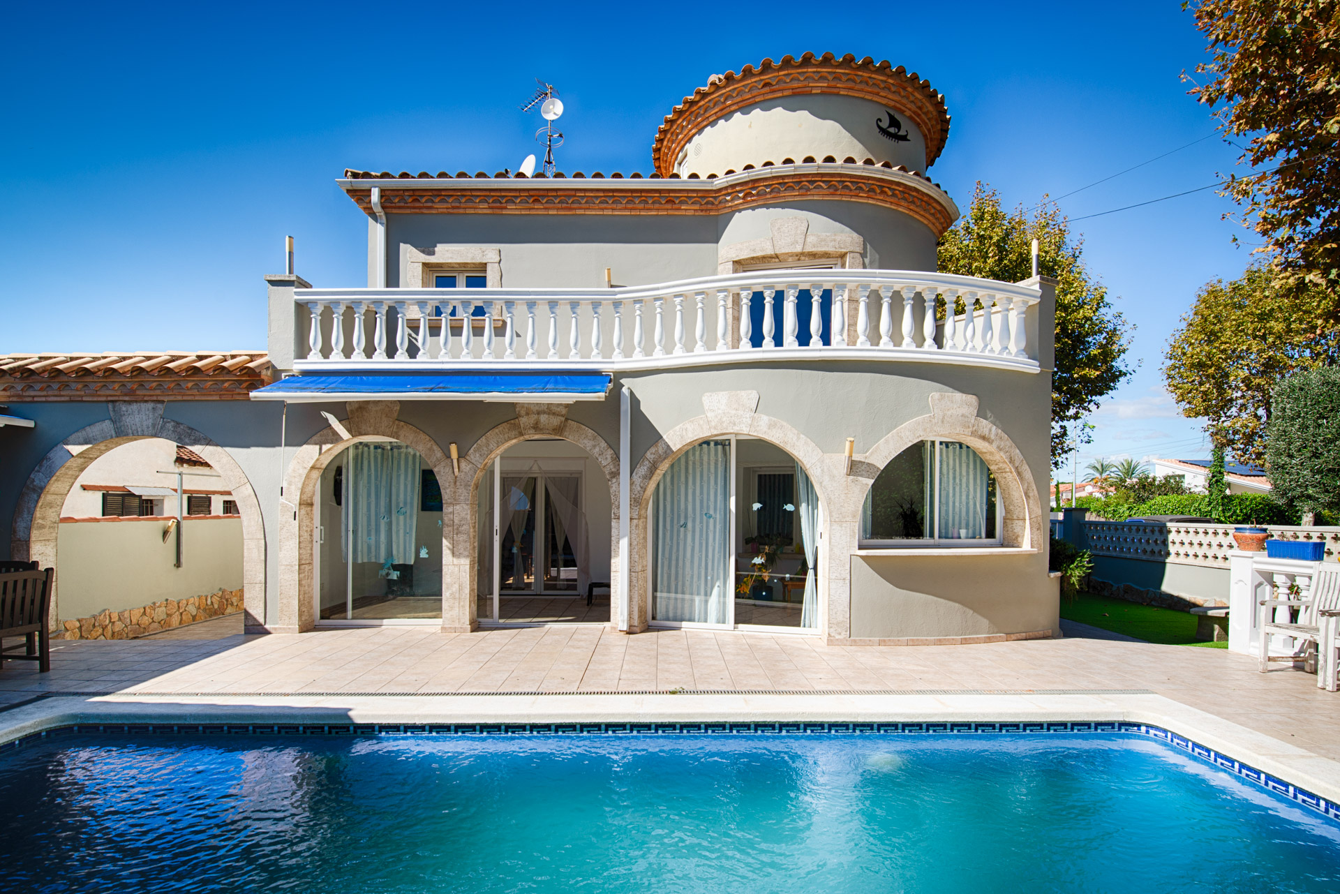 Freistehende Villa mit privatem Pool
