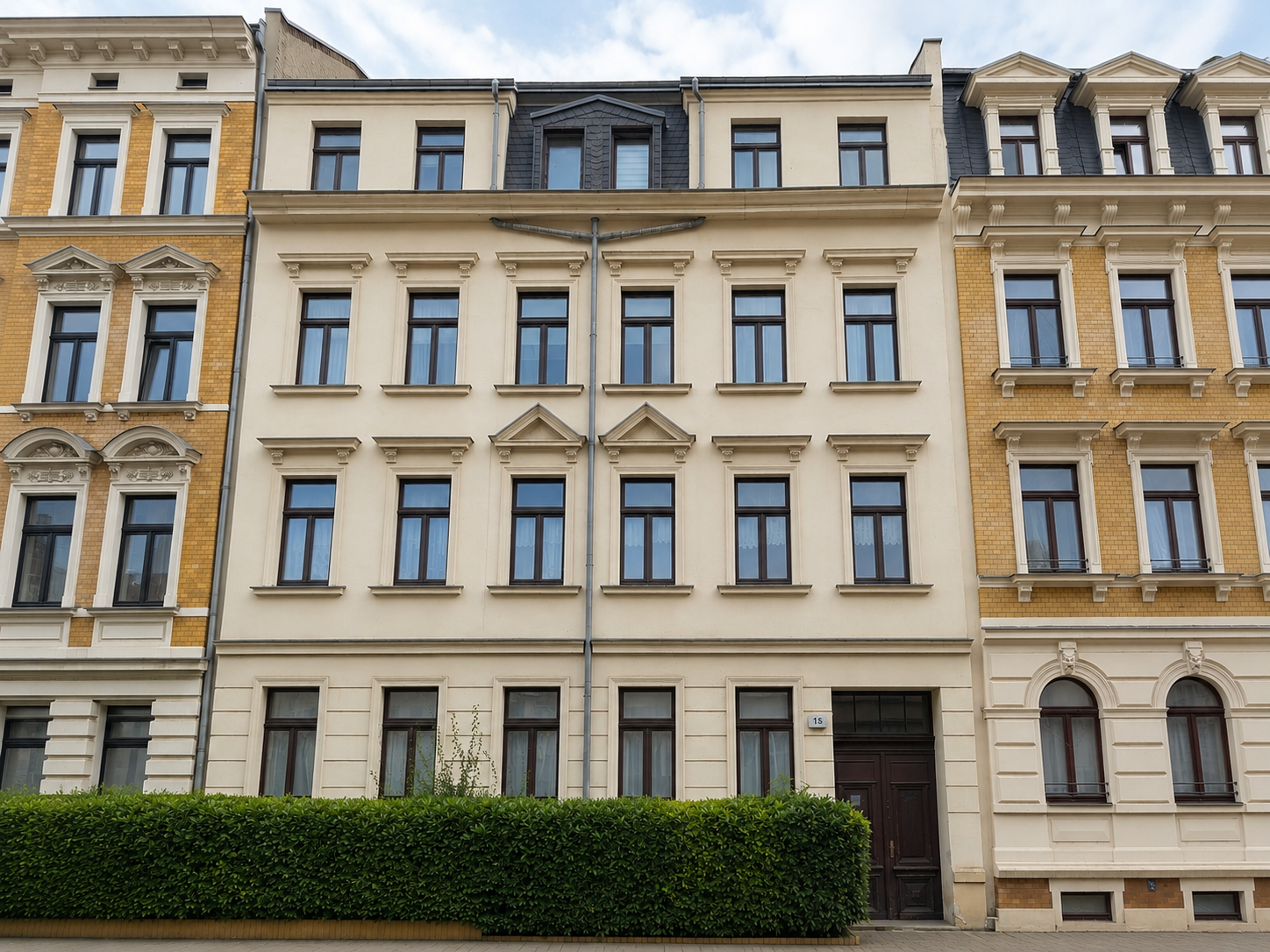 Charmante vermietete 2-Zimmer-Altbauwohnung mit Balkon in Gohlis-Süd