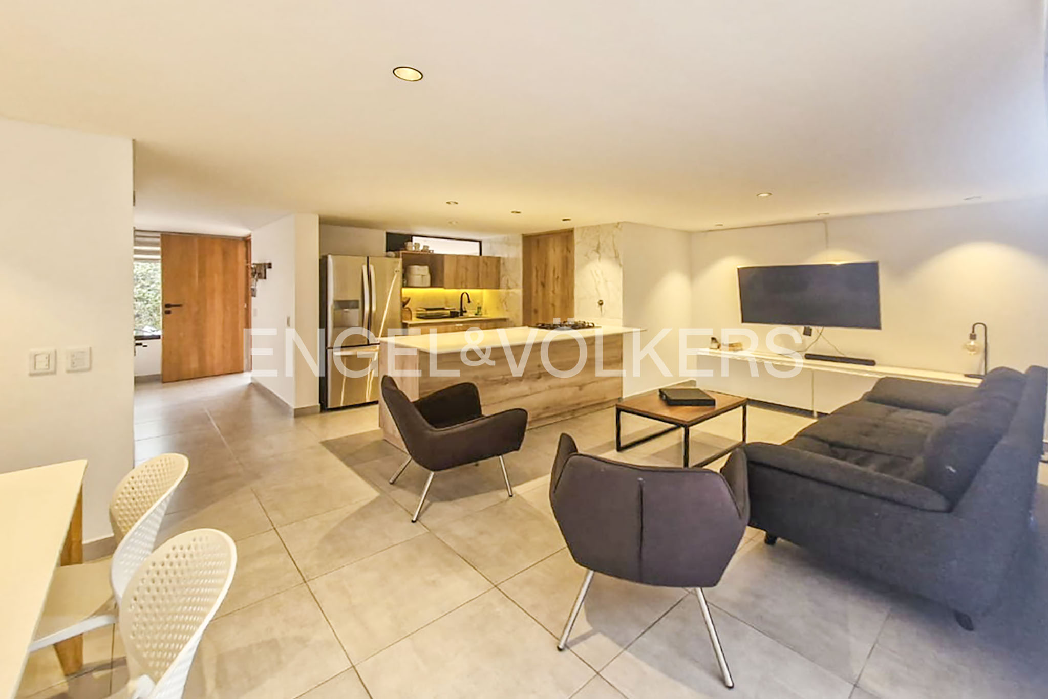 Casa con balcones para venta | Conjunto cerrado en La Ceja
