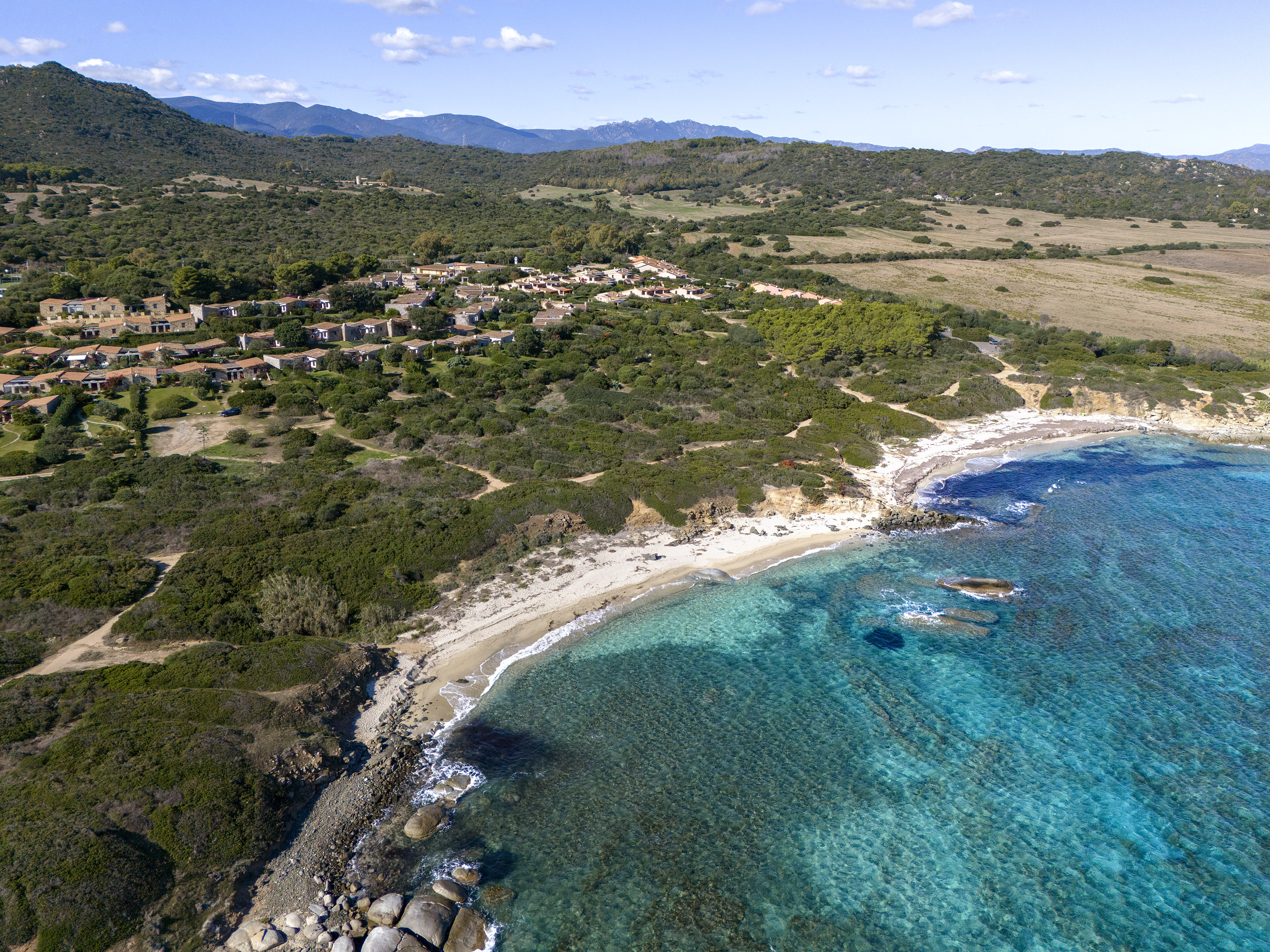 Villetta in granito vista mare
