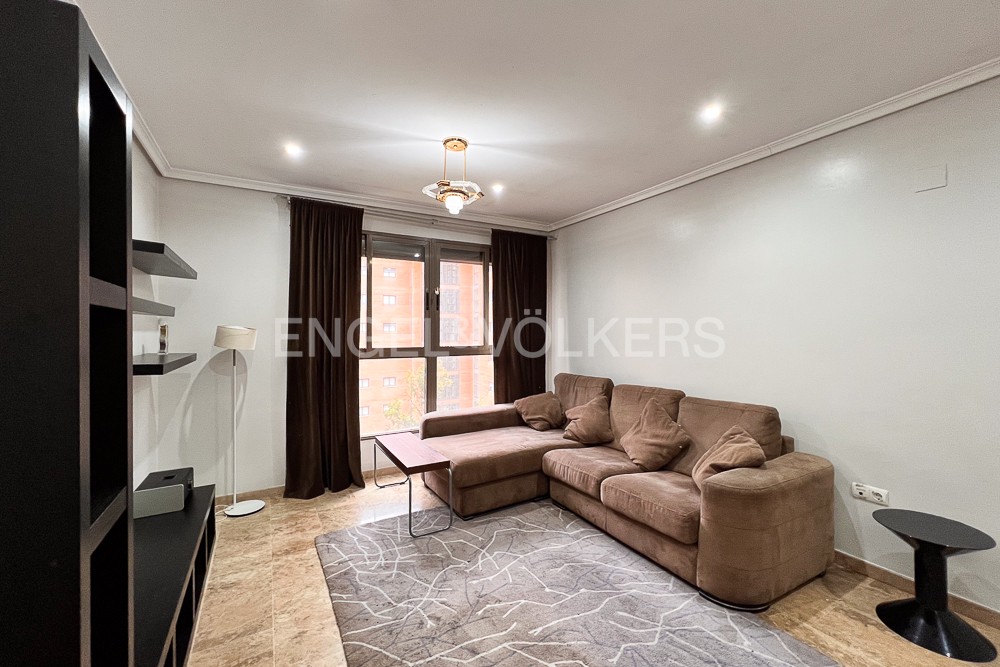 Comfortable flat with parking in Campanar