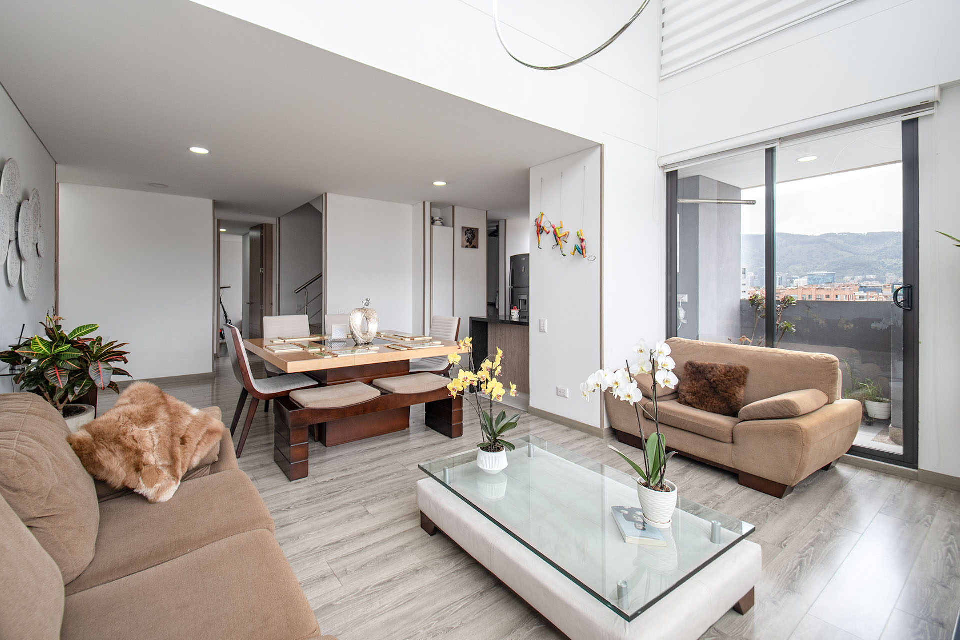 Moderno penthouse dúplex con vista para la venta en Pasadena