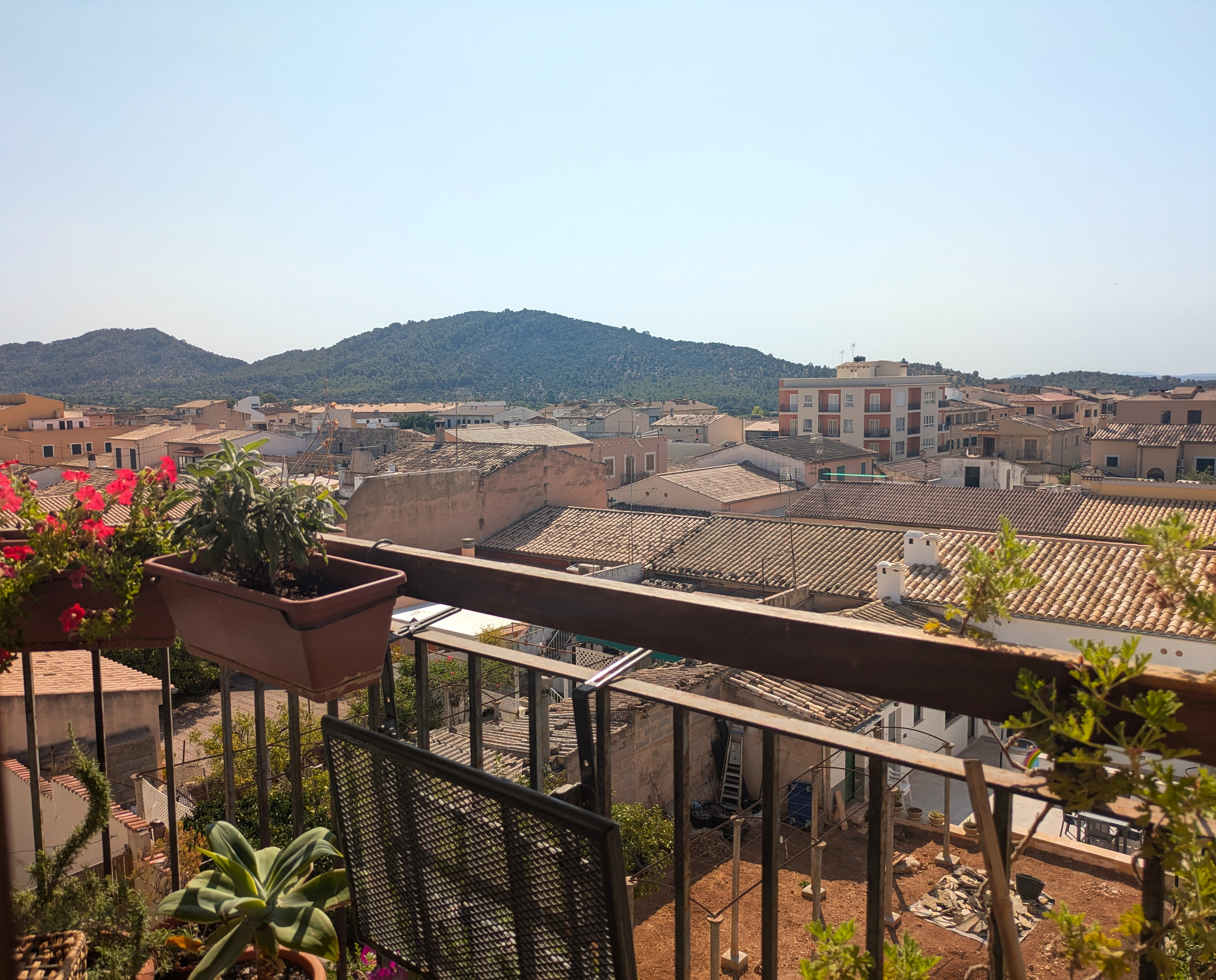 Modern south-facing apartment in the heart of Alaró