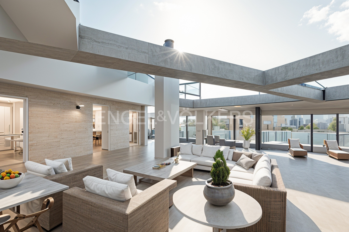 Precioso ático dúplex con la terraza y parking para corta estancia