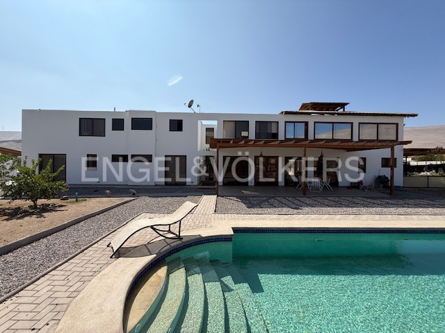 HERMOSA CASA DE DOS NIVELES EN AZAPA-AMPLIOS ESPACIOS Y ENTORNO NATURAL