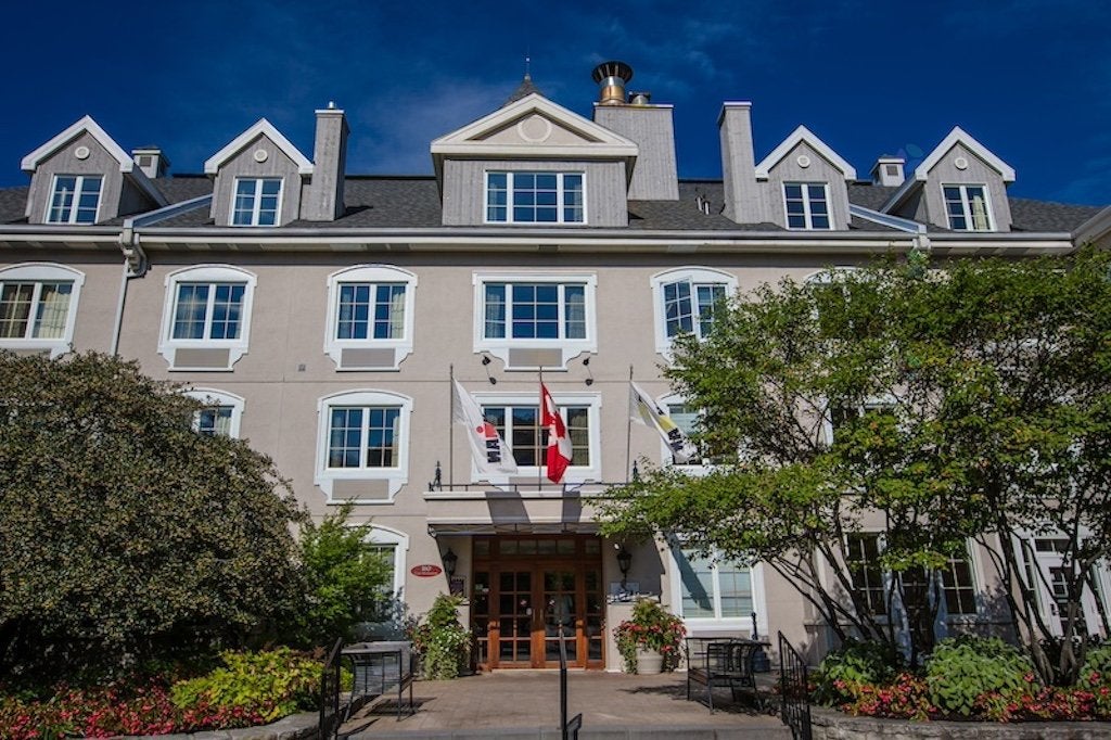 Top floor studio overlooking the pond in Tremblant Resort