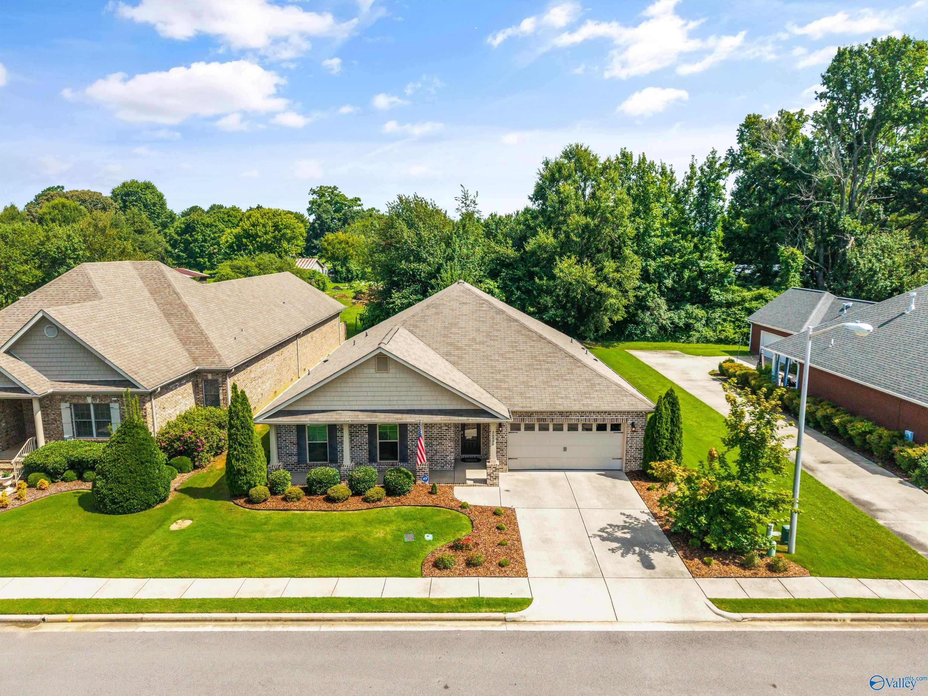 Open-Concept Elegance in Desirable Mill Creek