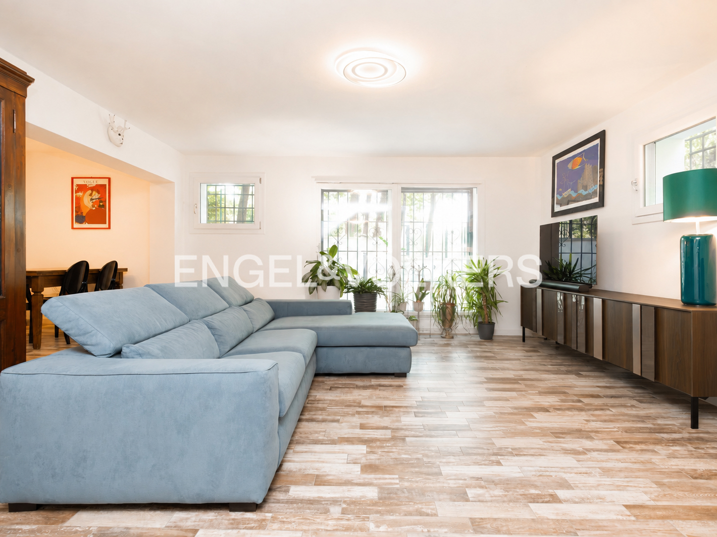 Detached two-story villa with private grounds in Pianoro
