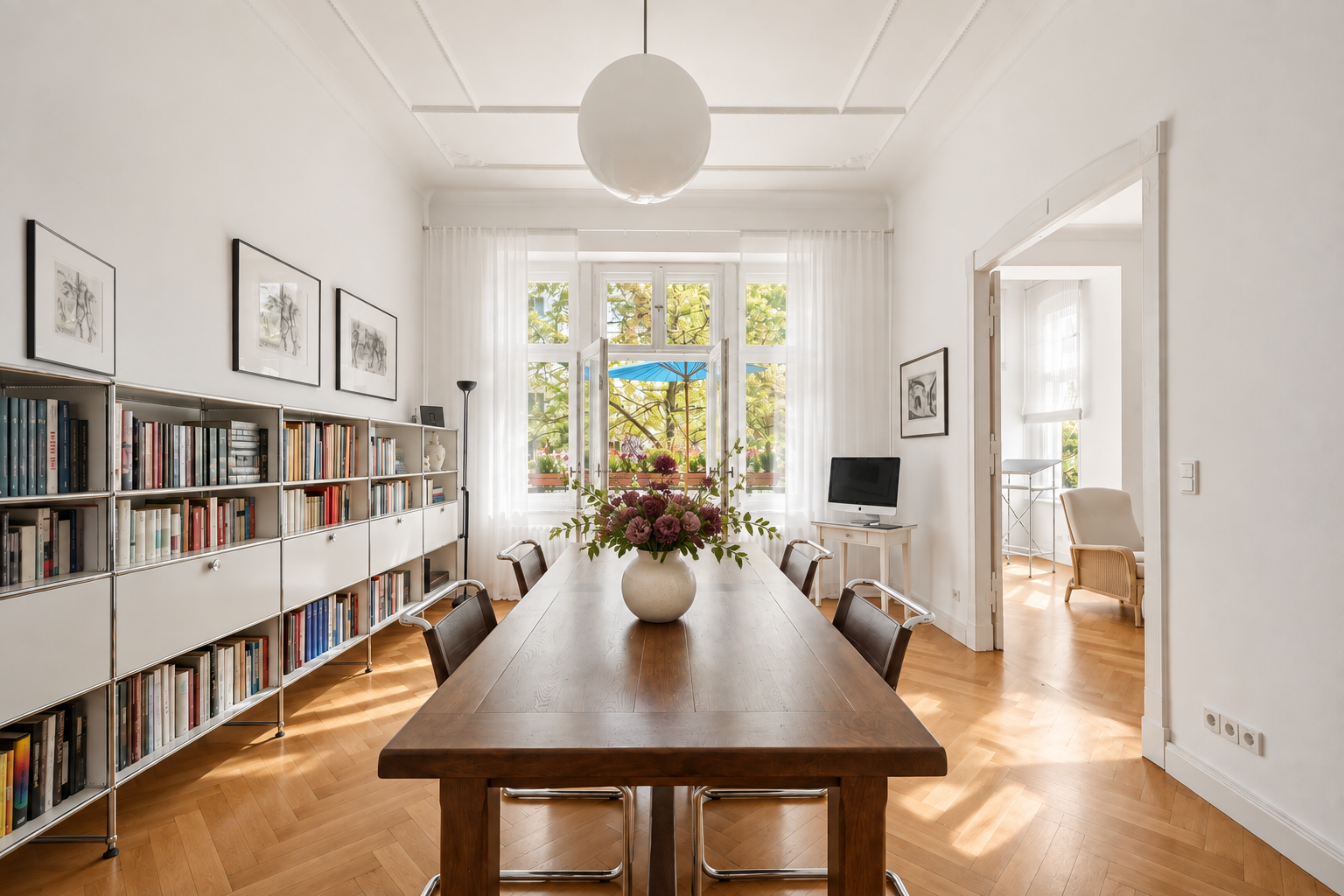 Kurfürstendamm vor der Tür – Top-sanierter Altbau mit 2 Balkonen & Kamin in ruhiger Seitenstraße