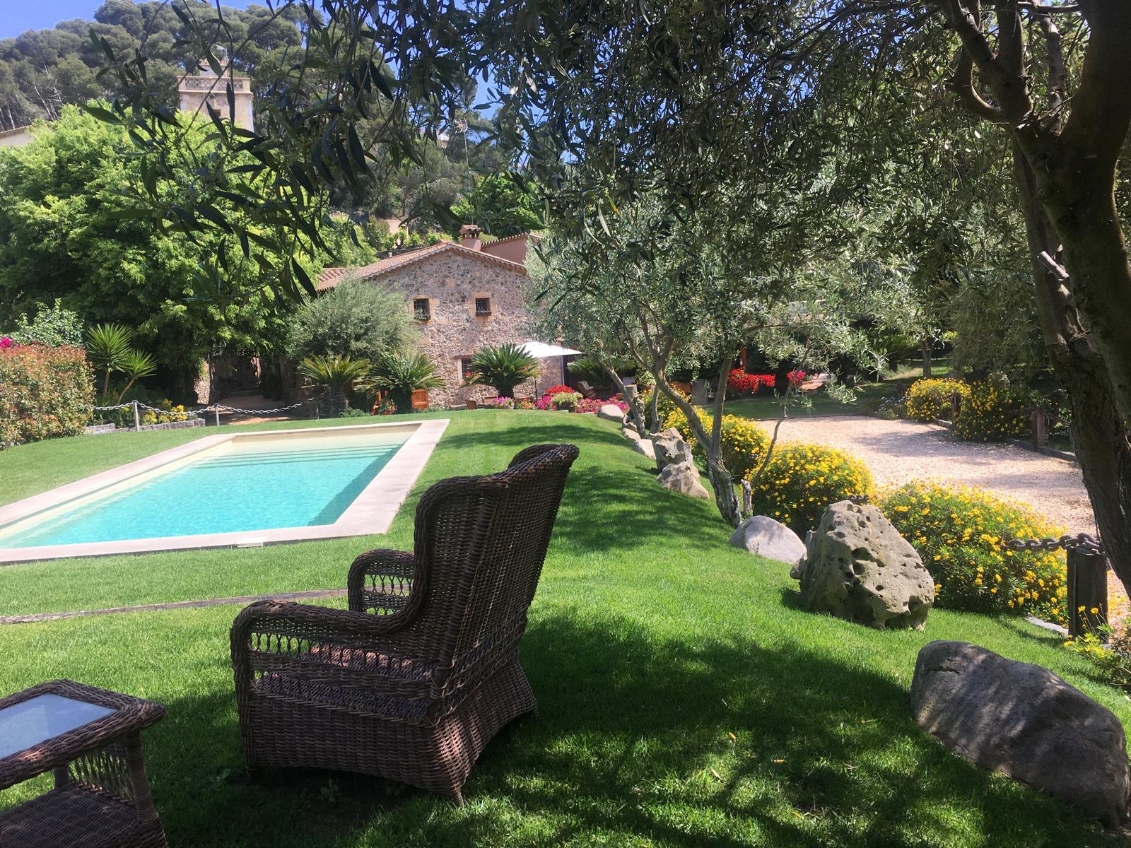 Farmhouse, chapel and annex with tourist rental license