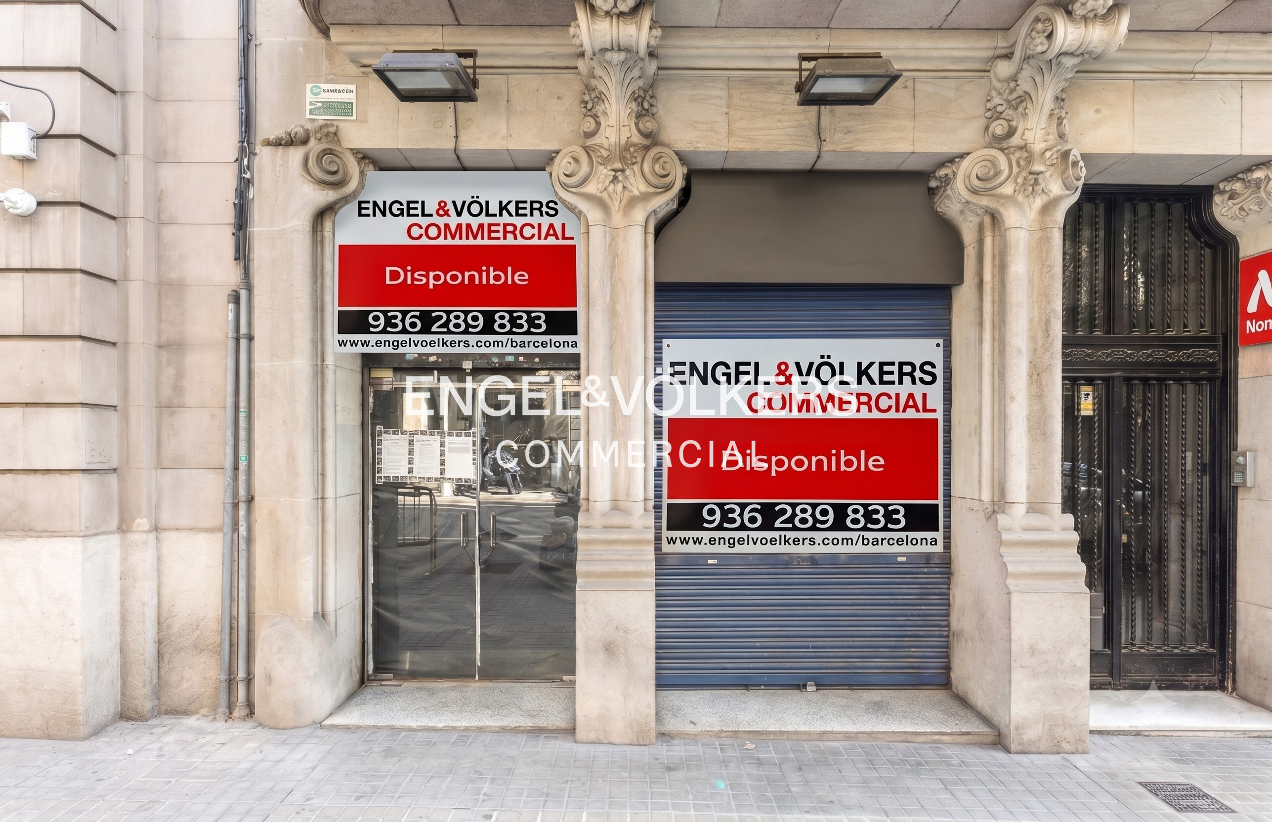 Pau Claris - Local Comercial con techos altos en excelente estado