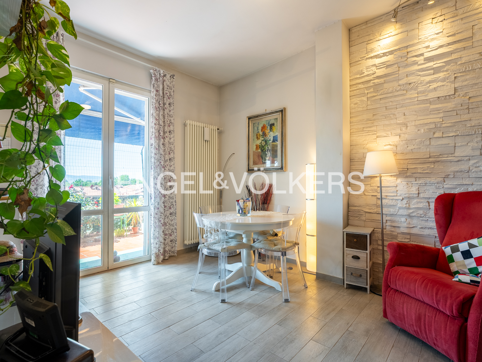 Elegant two-room apartment with terraces and elevator