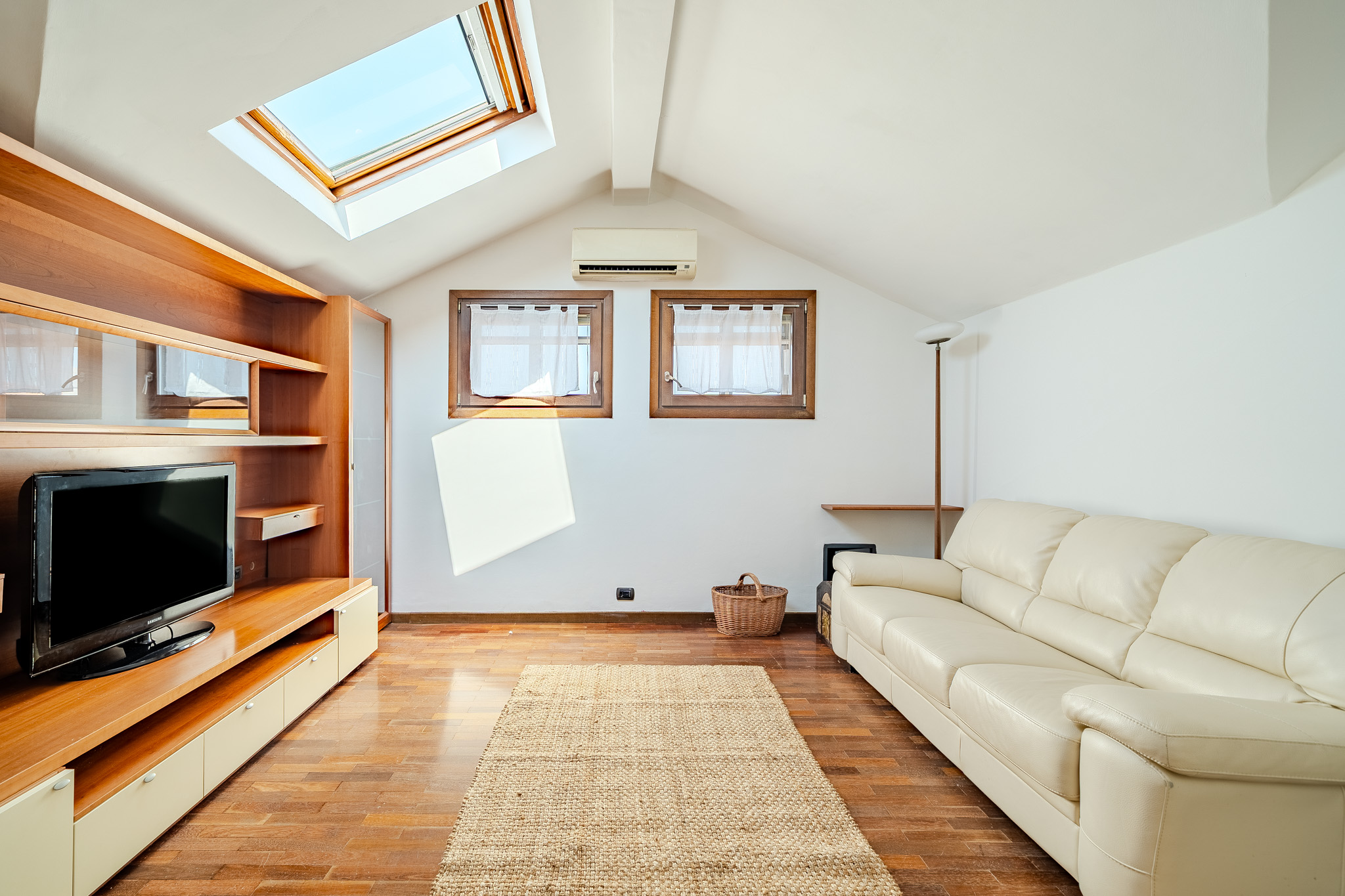 Sehr helle Dachwohnung mit Panoramablick