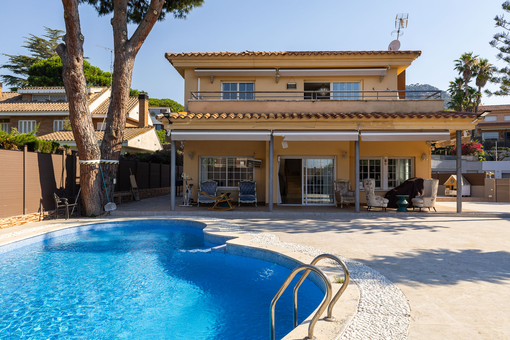Exclusive designer house for rent with private pool in Cabrils