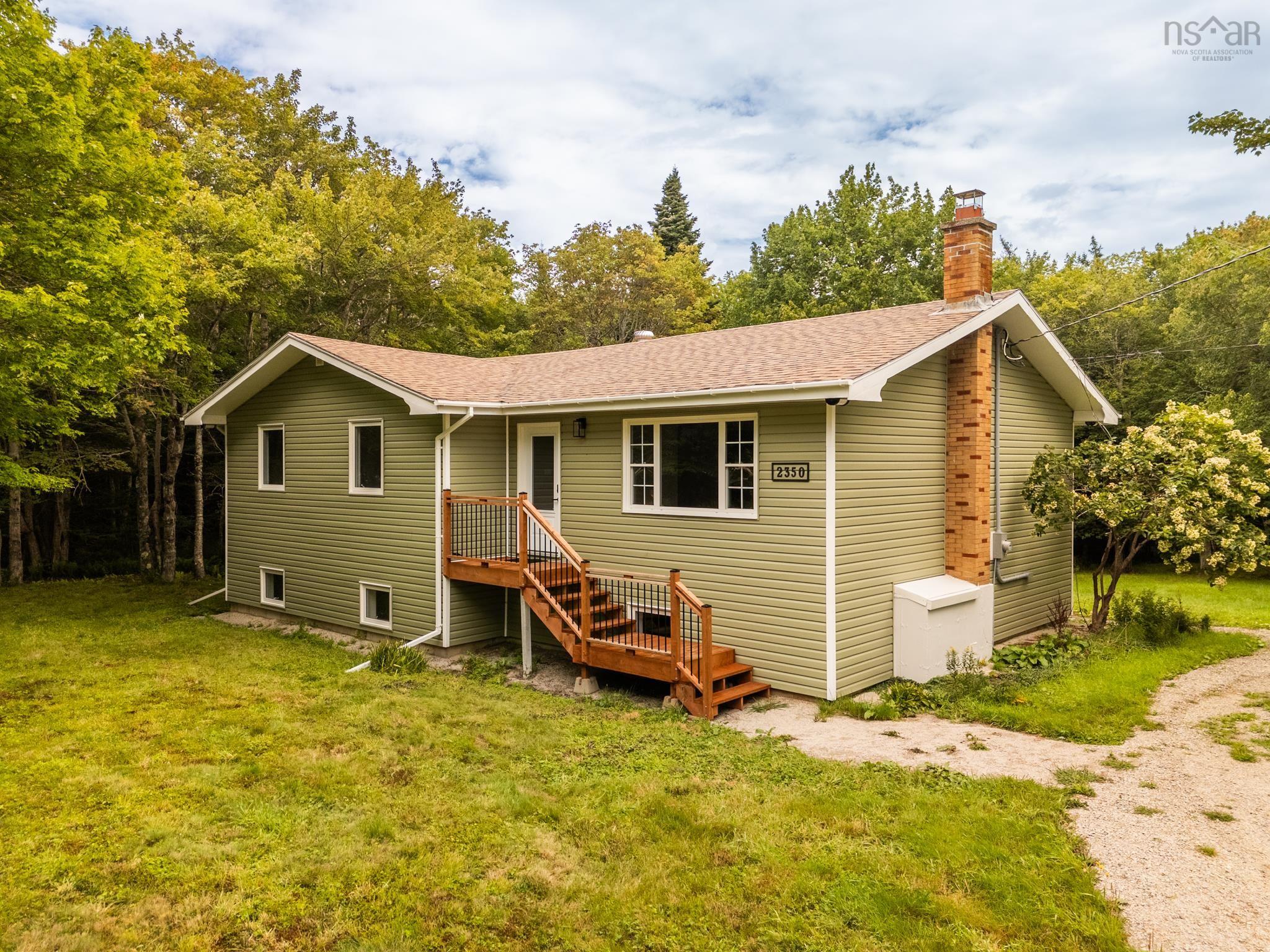 Modern Style, Generous Living Space, Convenient Location