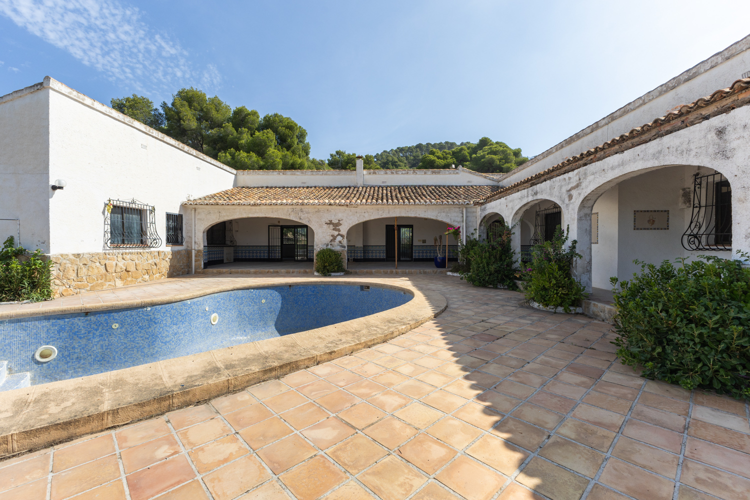 Exklusives andalusisches Hacienda-Anwesen mit Panoramablick über das Tal