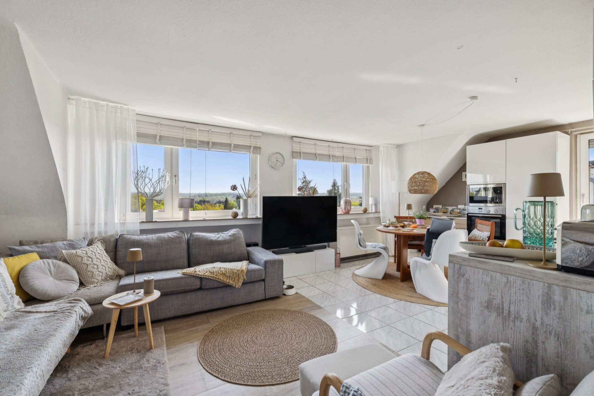 Panoramic view - living above the rooftops of Heisingen