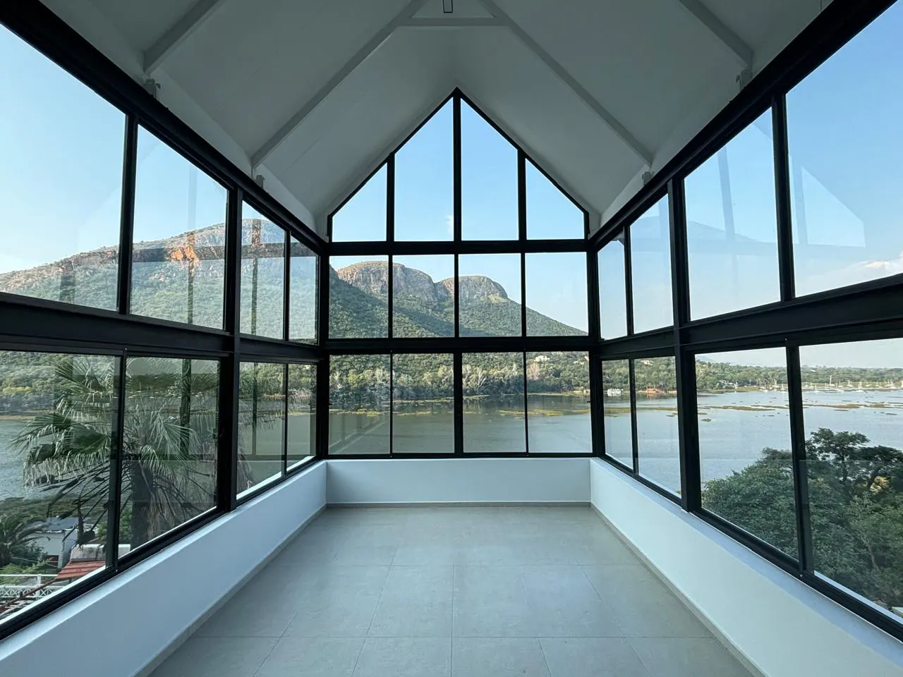 Exquisite views, combining the living space with the environment