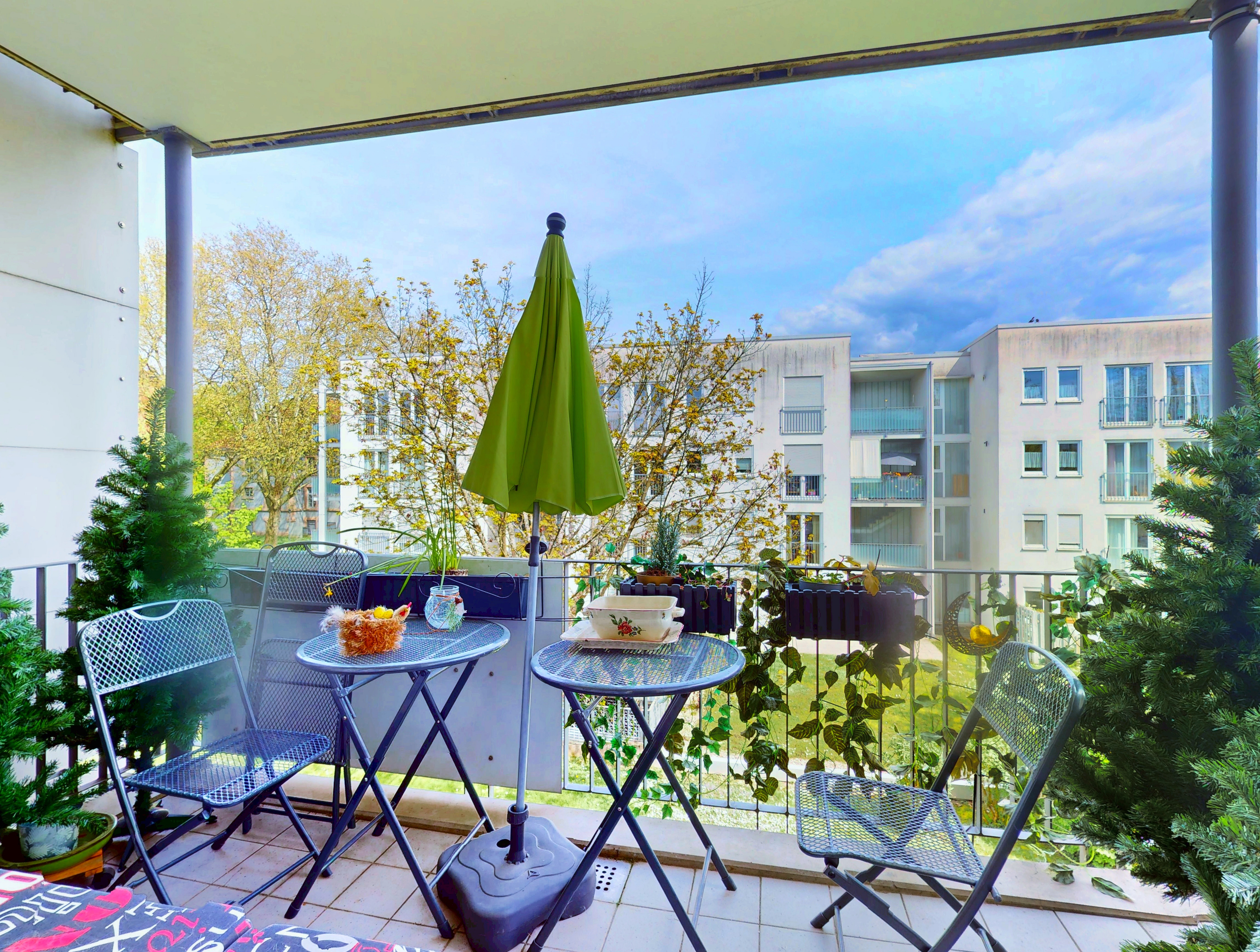 Betreutes Wohnen: Lichtdurchflutete 2-Zimmer-Wohnung mit Balkon