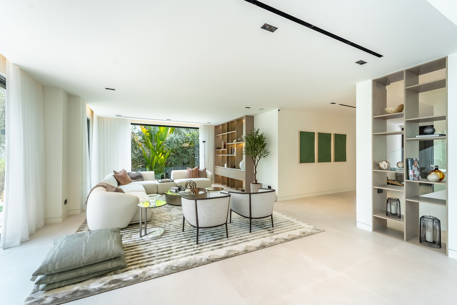 Lake Views | Fully Extended | 5 Bedrooms