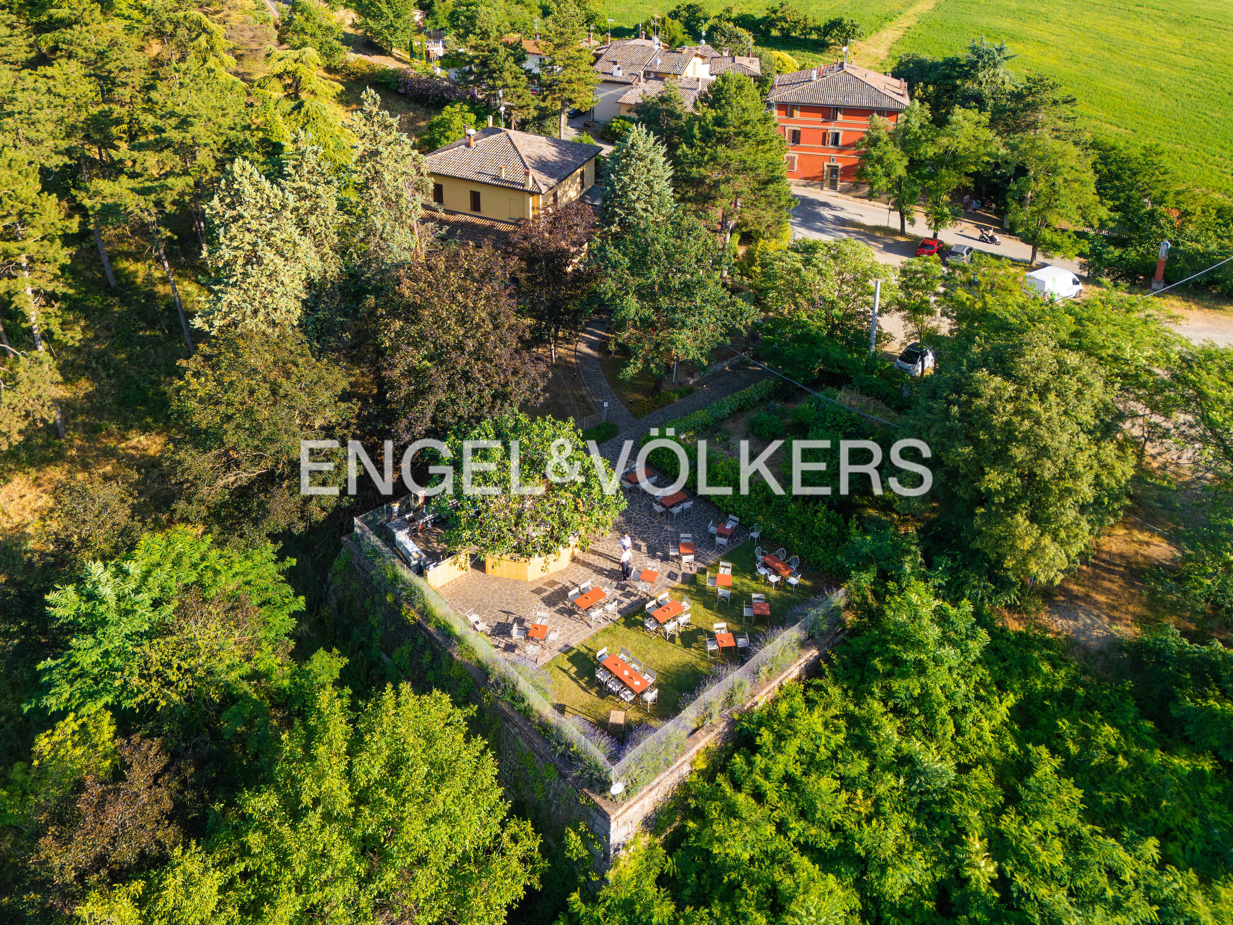 Detached villa with panoramic terrace