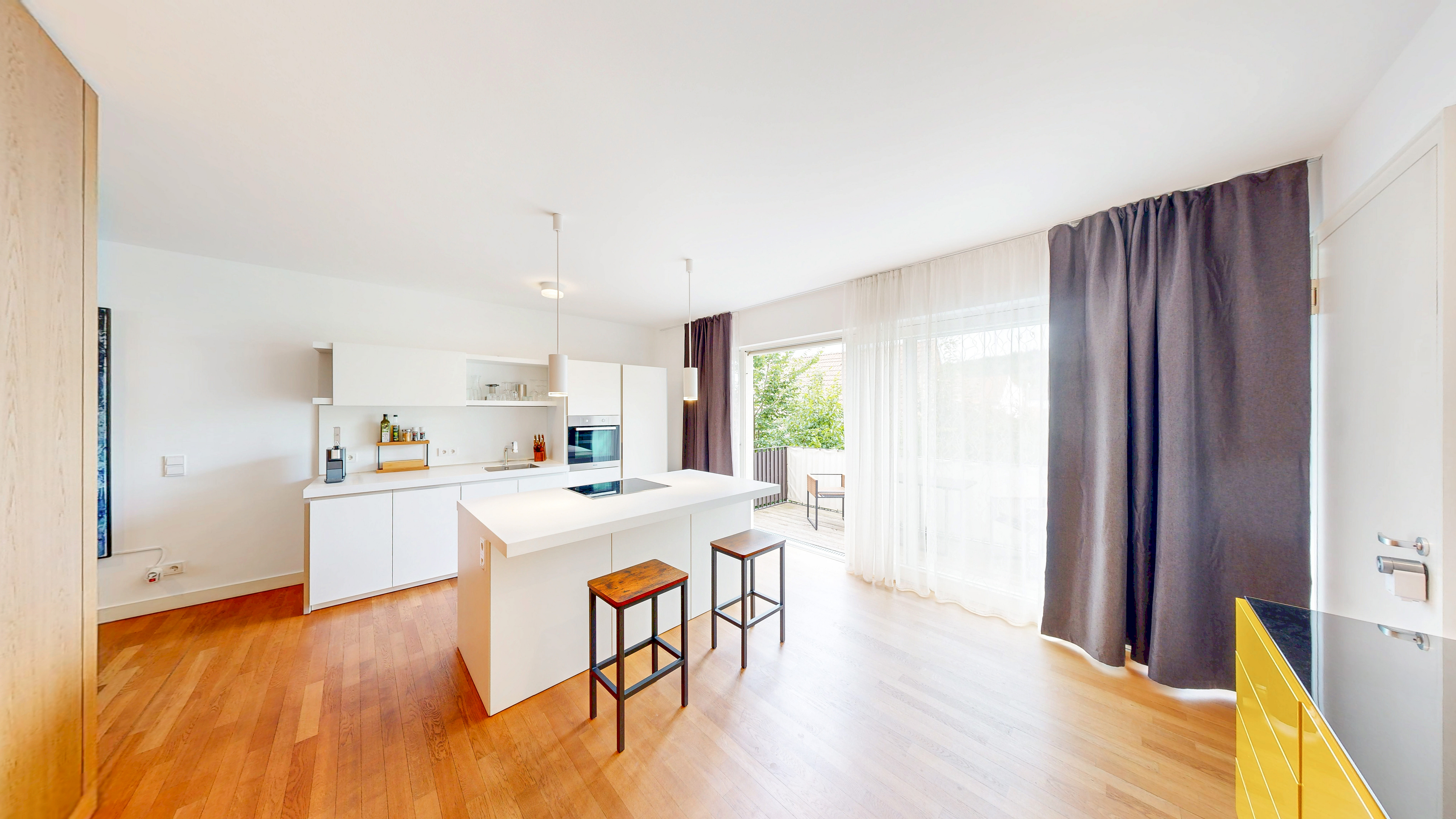 Altstadt-Maisonette mit Balkon und freistehender Bulthaup Küche