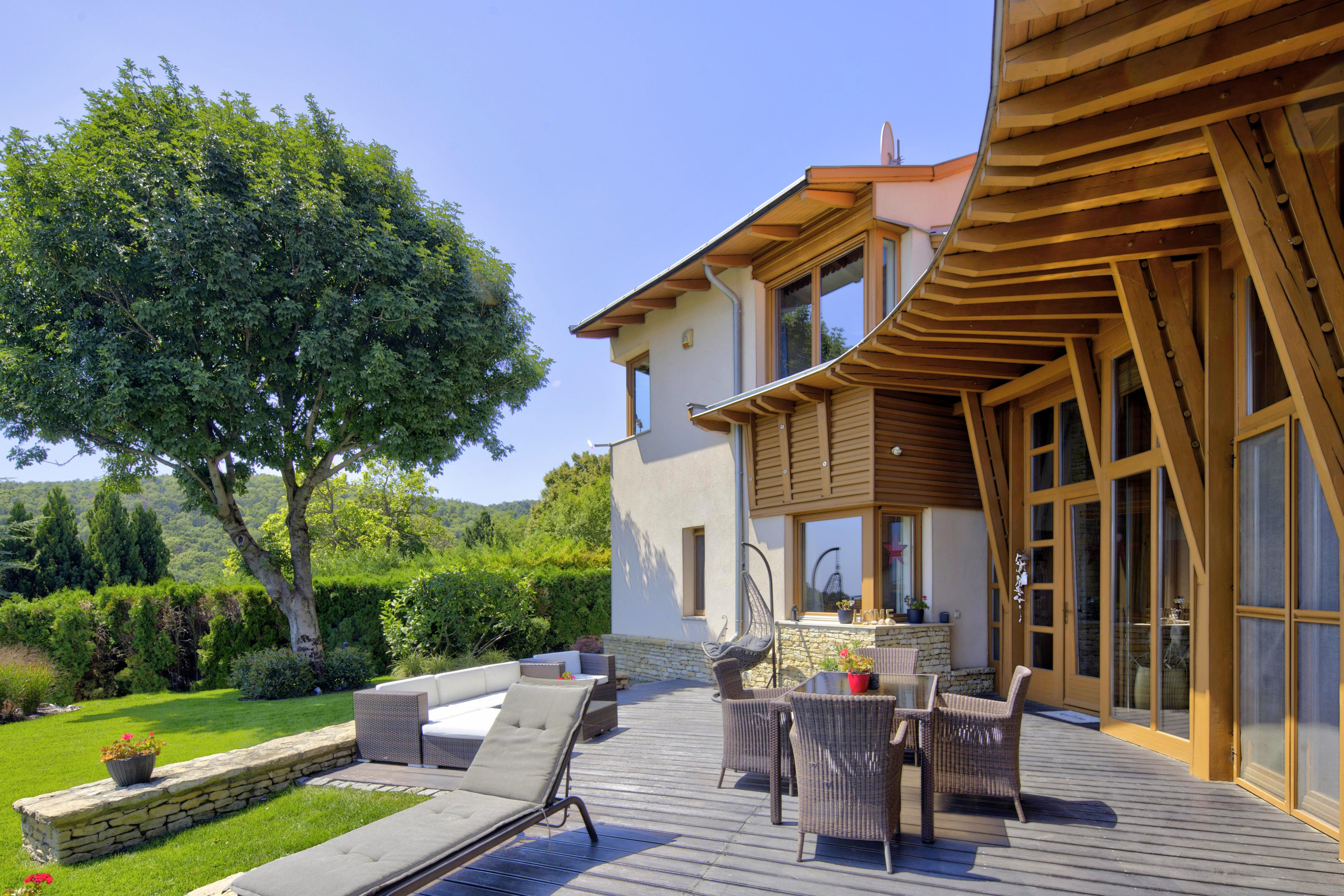 Timeless architectural elegance in Budapest's 12th District green belt