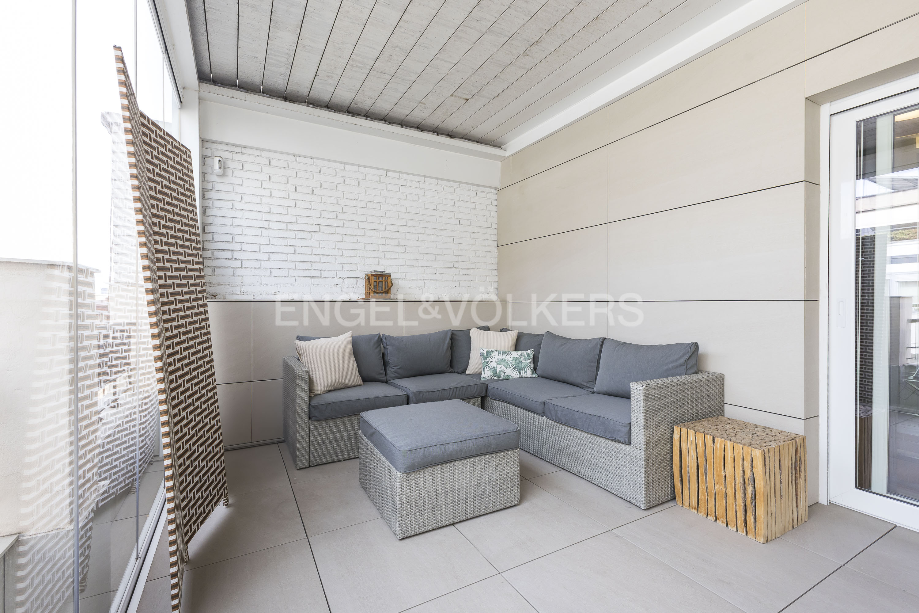 Luxury penthouse with terrace in Goya