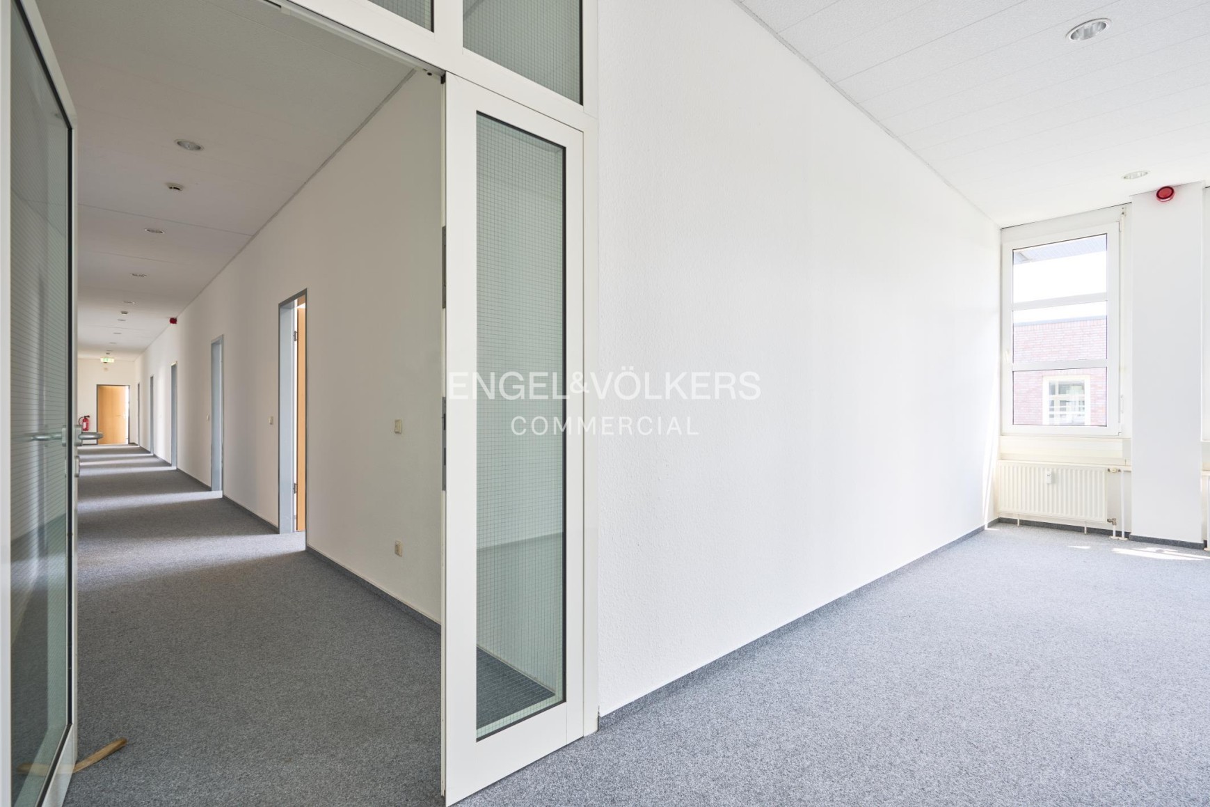 Loftartiges Büroläche an der B1
