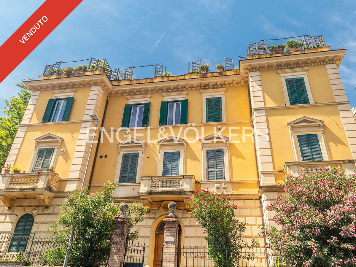 A period jewel in an elegant Art Nouveau villa