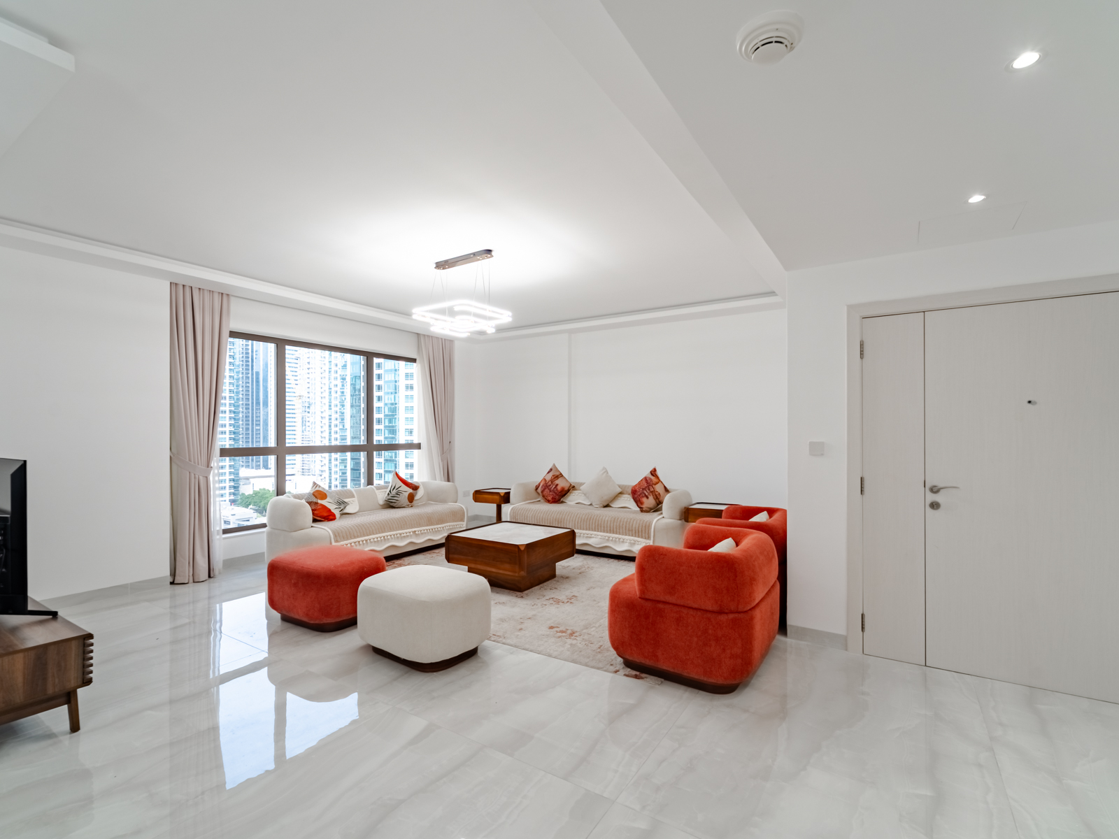 Upgraded I Fully Furnished I Vacant I Spacious