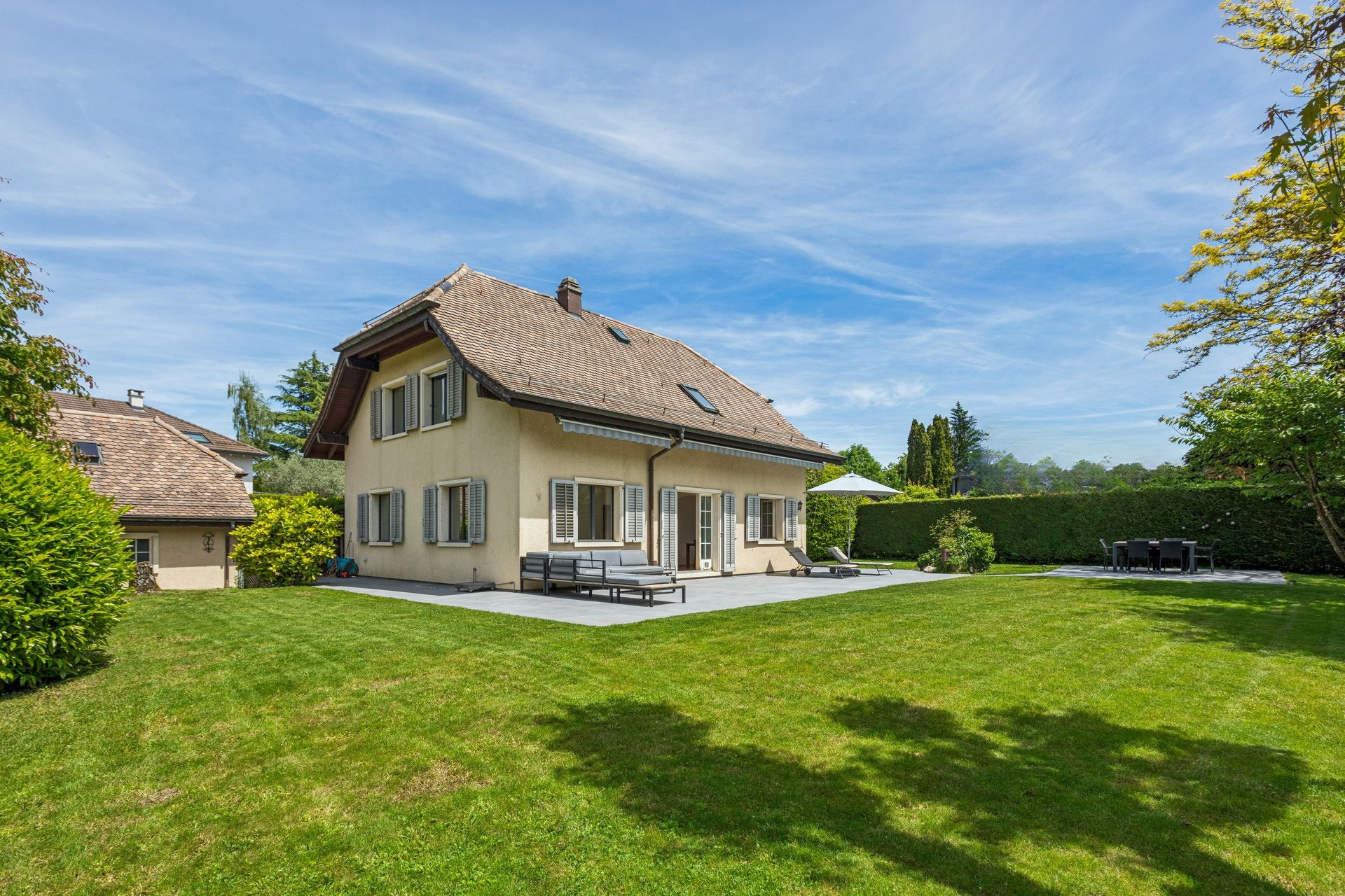 Charming Villa in Commugny – Potential for Expansion