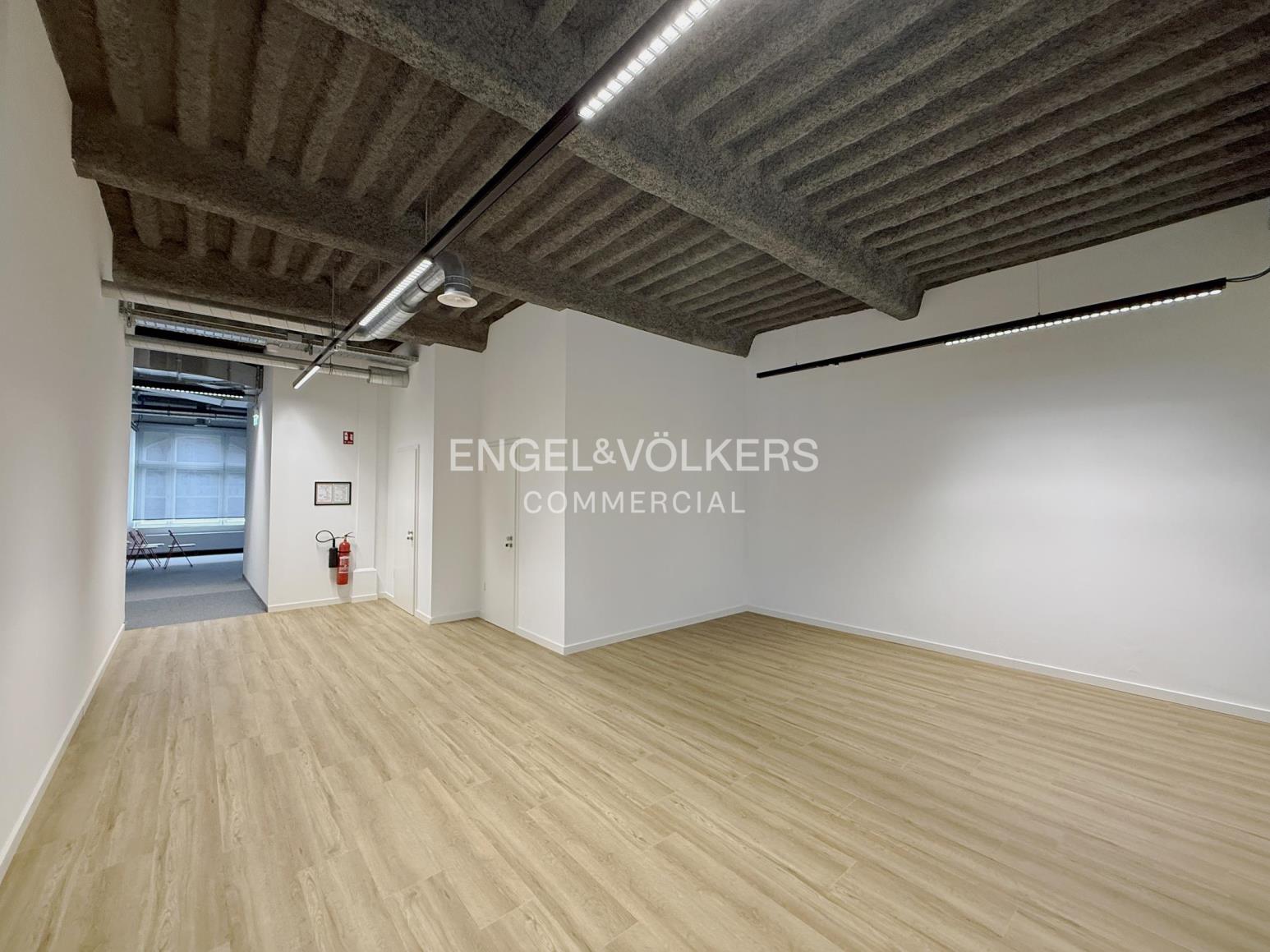 Ein modernes Büro wartet auf Sie!