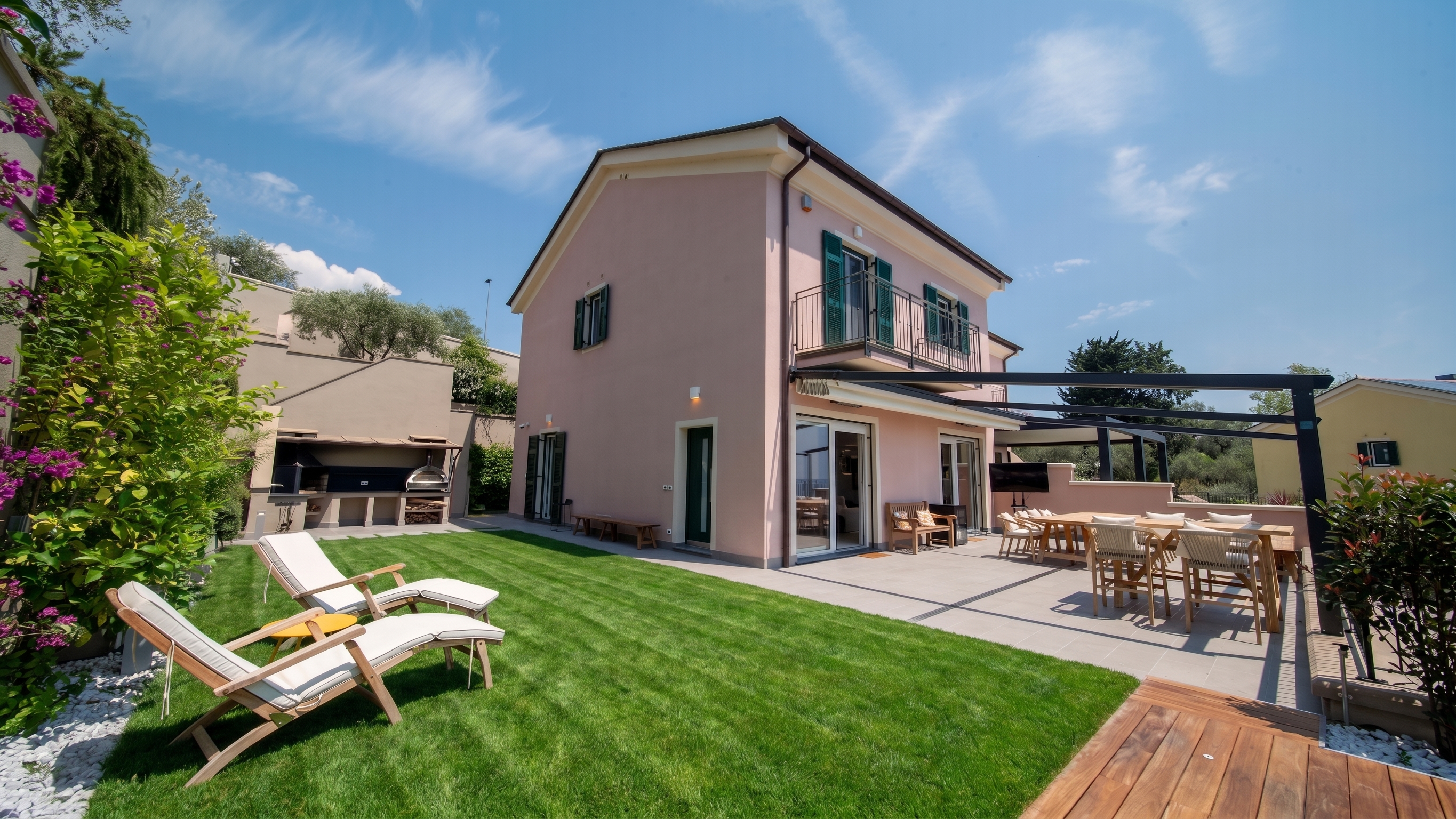 Exklusive Villa mit Pool und Meerblick