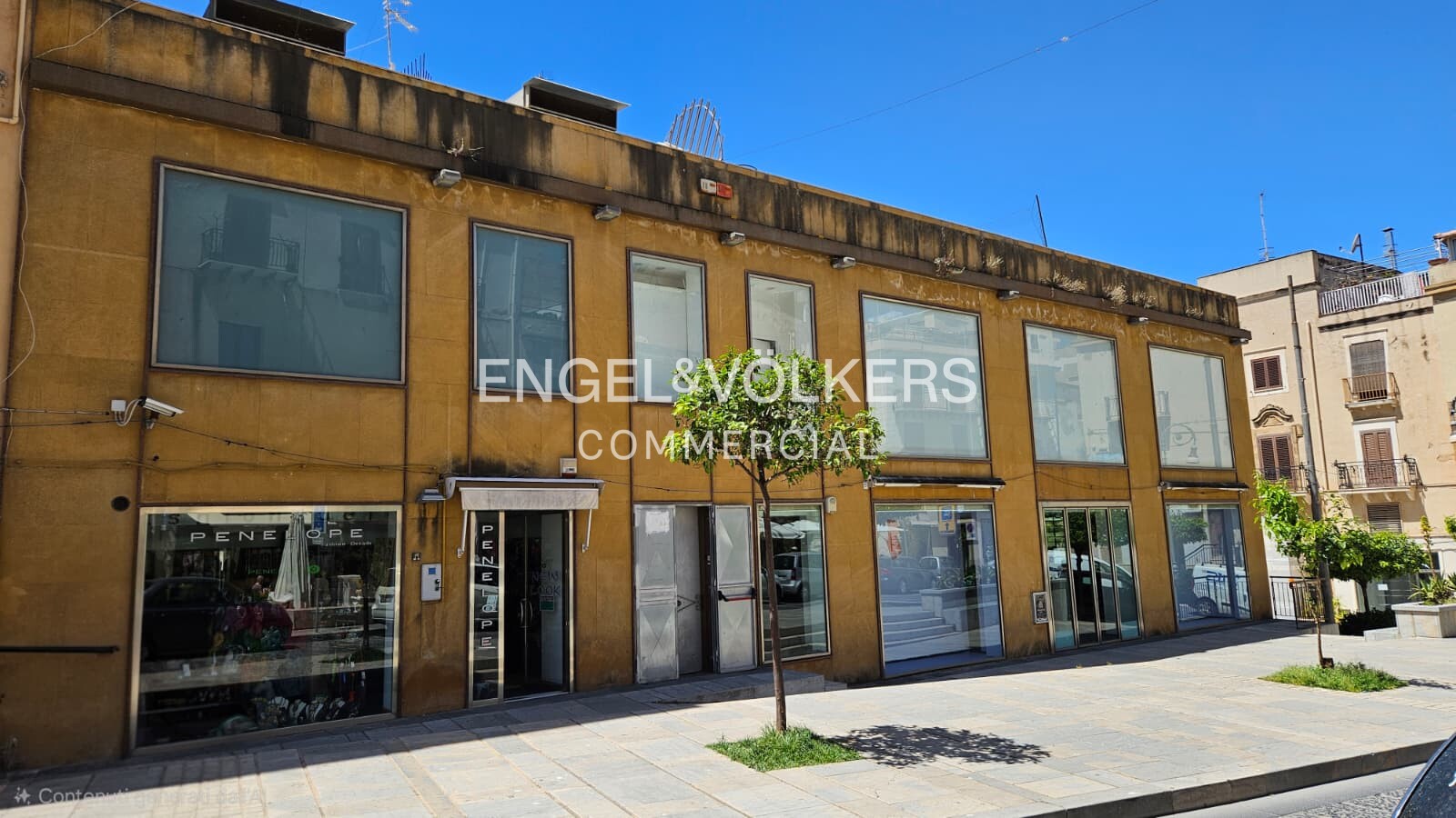 Ampio immobile commerciale nel Centro storico di Sciacca