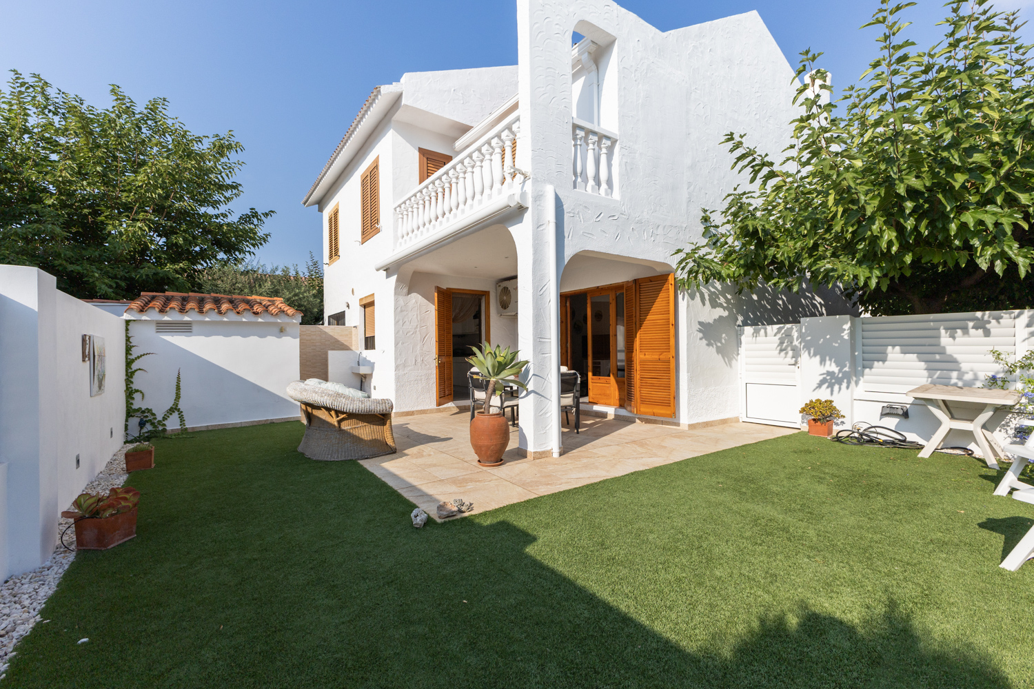 Semi-detached beach chalet
