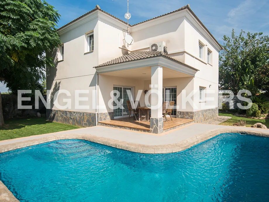 Top quality house and equipment in Vinaroz