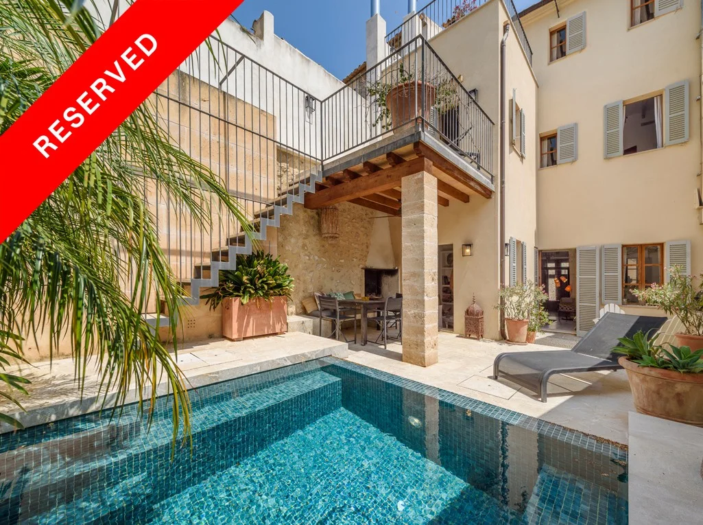 Premium townhouse with large patio and plunge pool