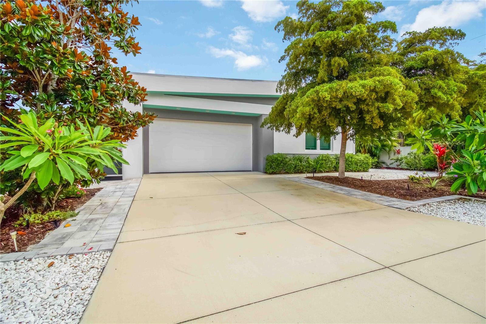 Modern Luxury: Where Style Meets Comfort in Arlington Park