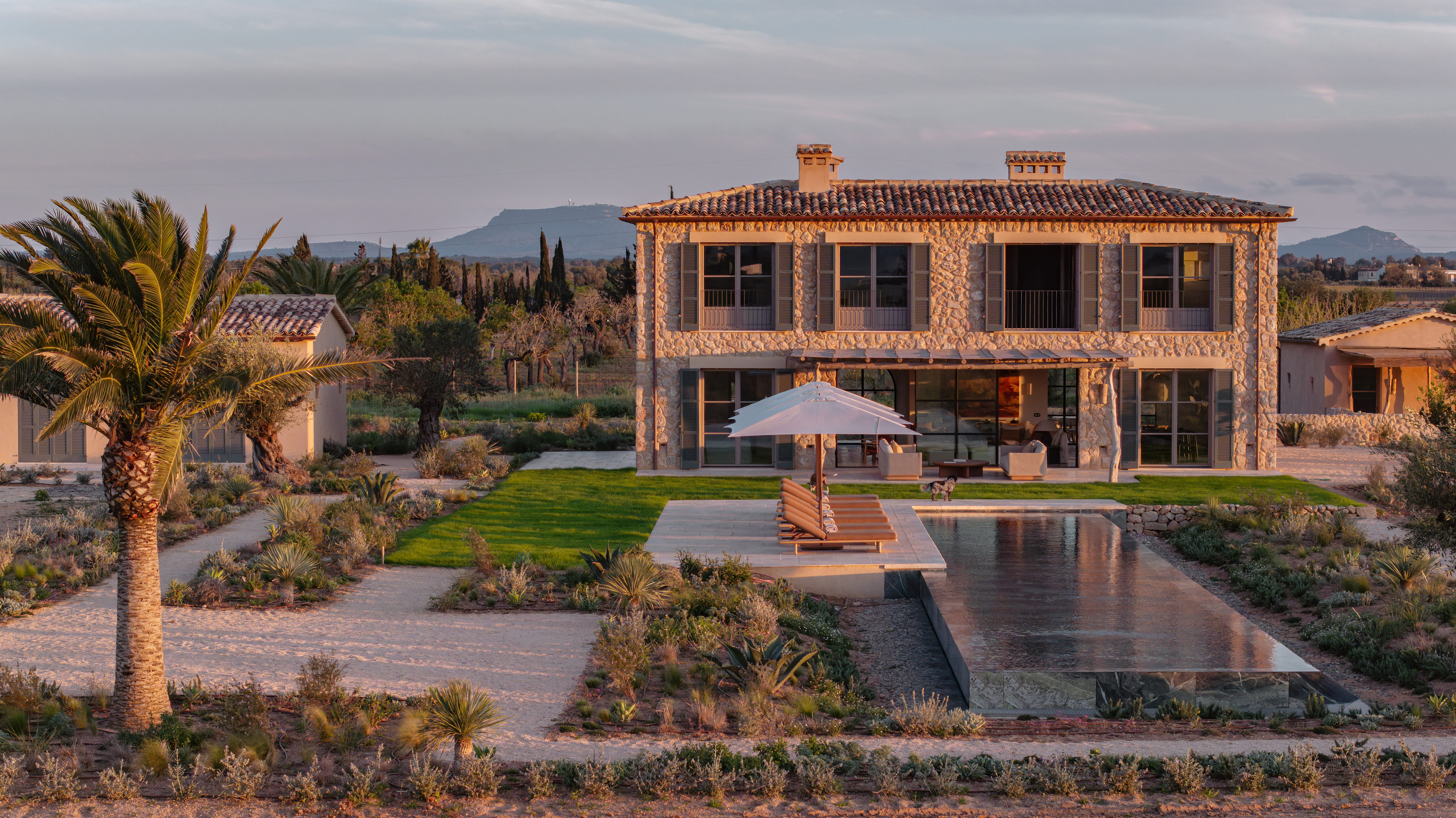 A Sculptural Mediterranean Retreat Framed by the Tramuntana