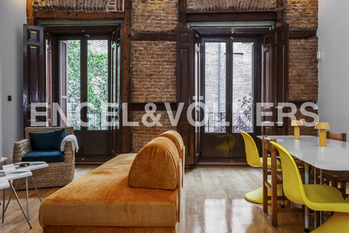 Exterior Two Bedroom Apartment with Balconies and Unobstructed Views in Cortes