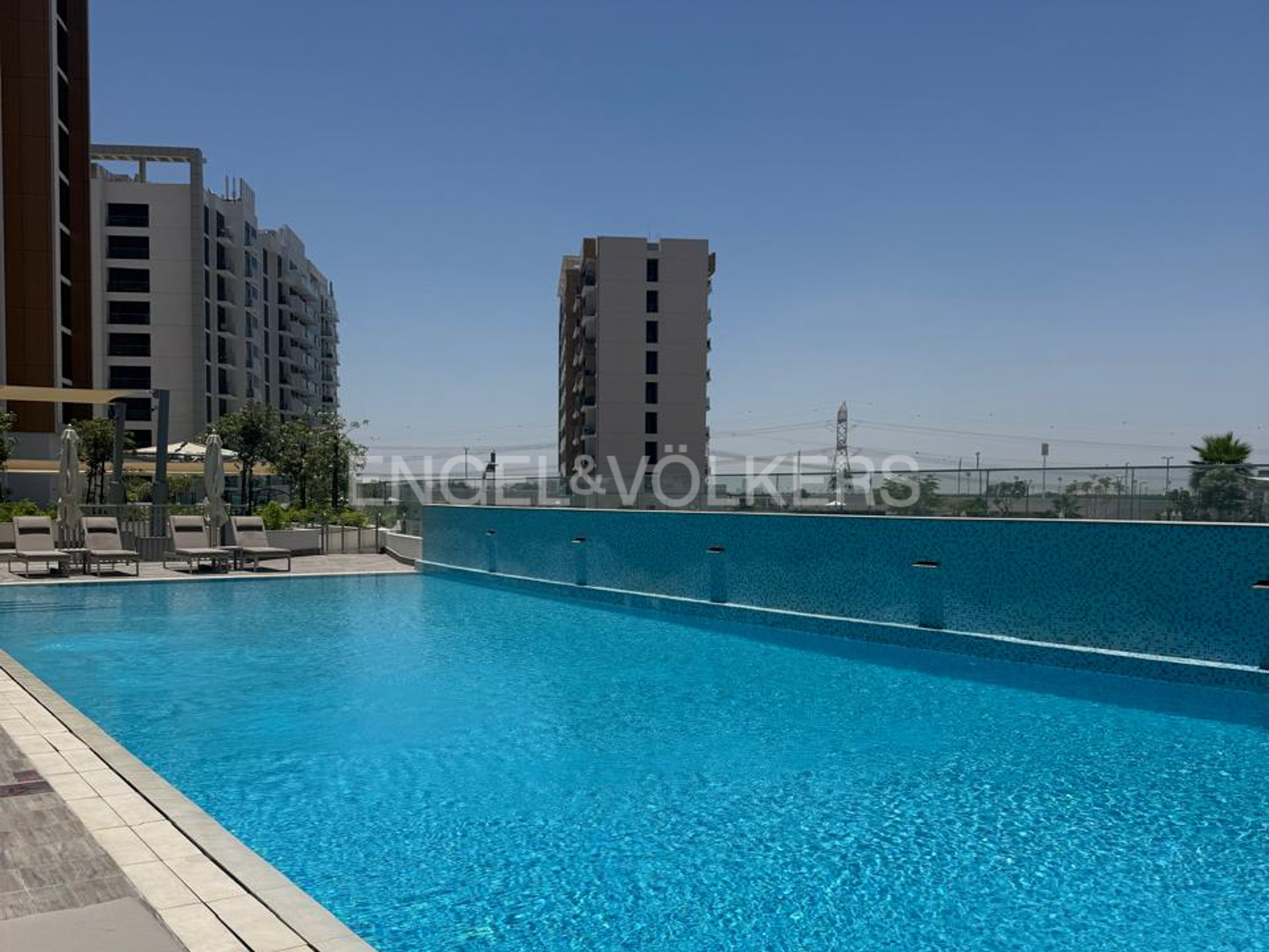 Ready|Beachfront Unit| Investor Opportunity