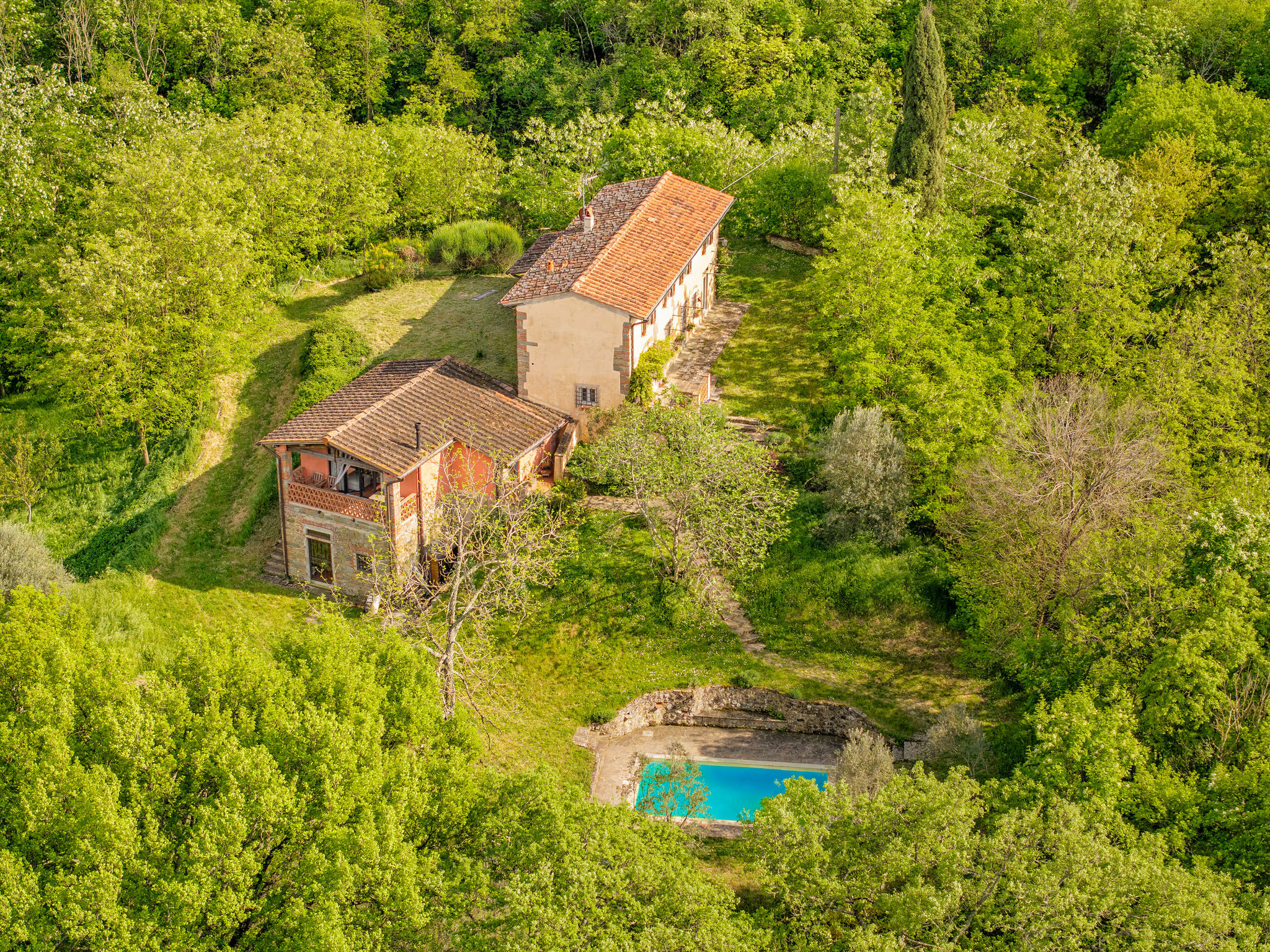 Graziosa colonica con piscina immersa nella natura a breve distanza da Firenze