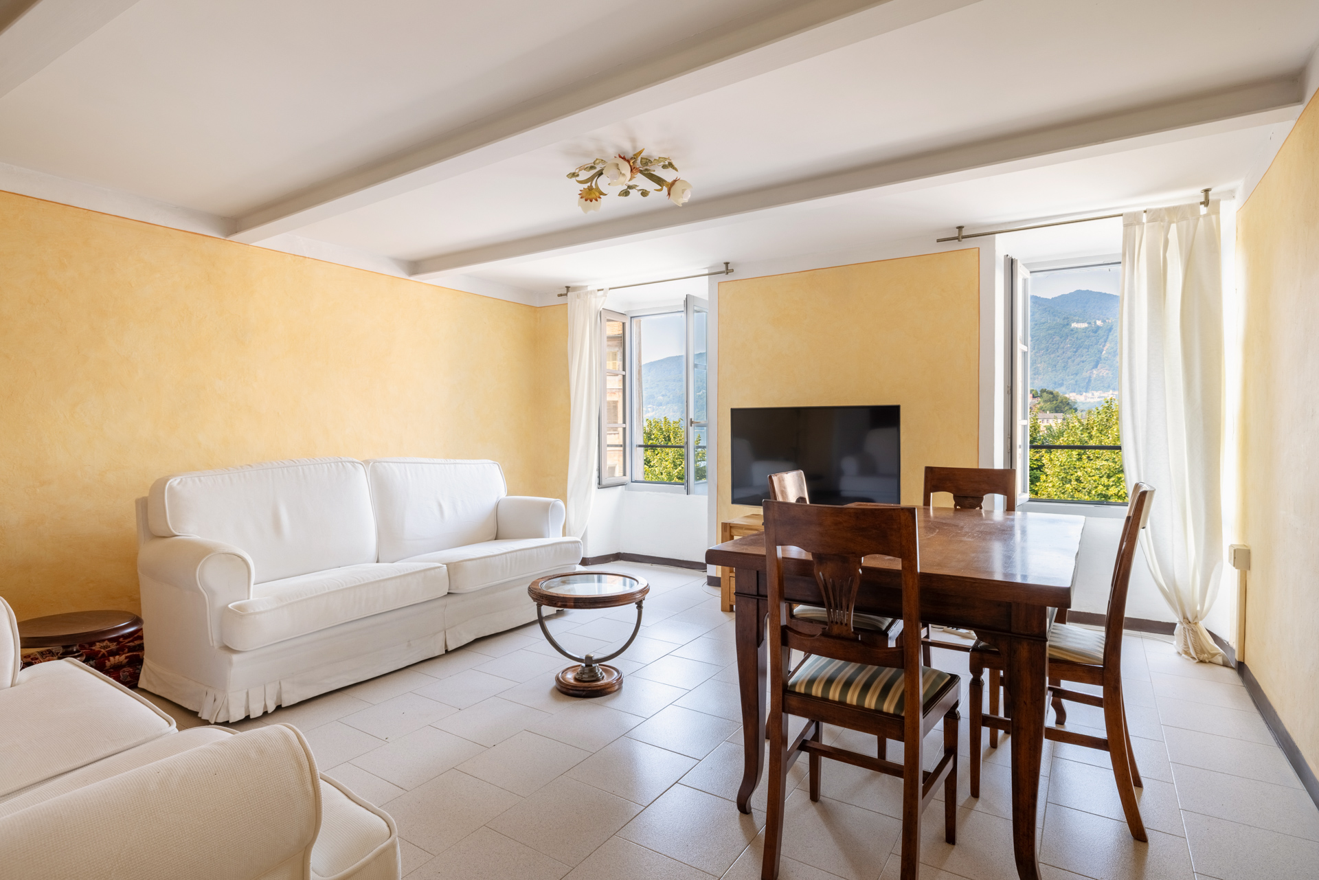 Dreizimmerwohnung mit Seeblick im Zentrum von Orta San Giulio