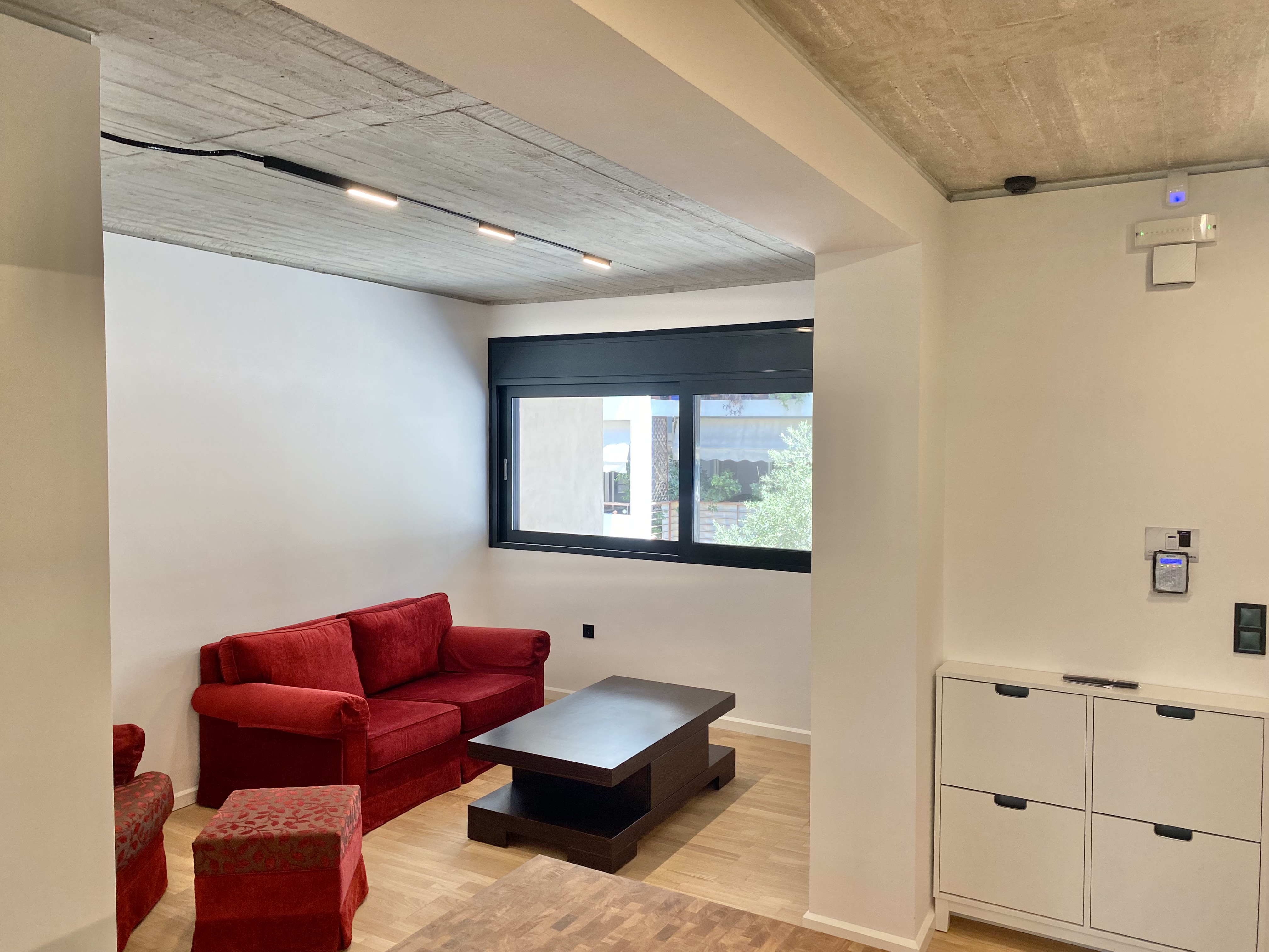 Newly built furnished industrial style apartment, with garden